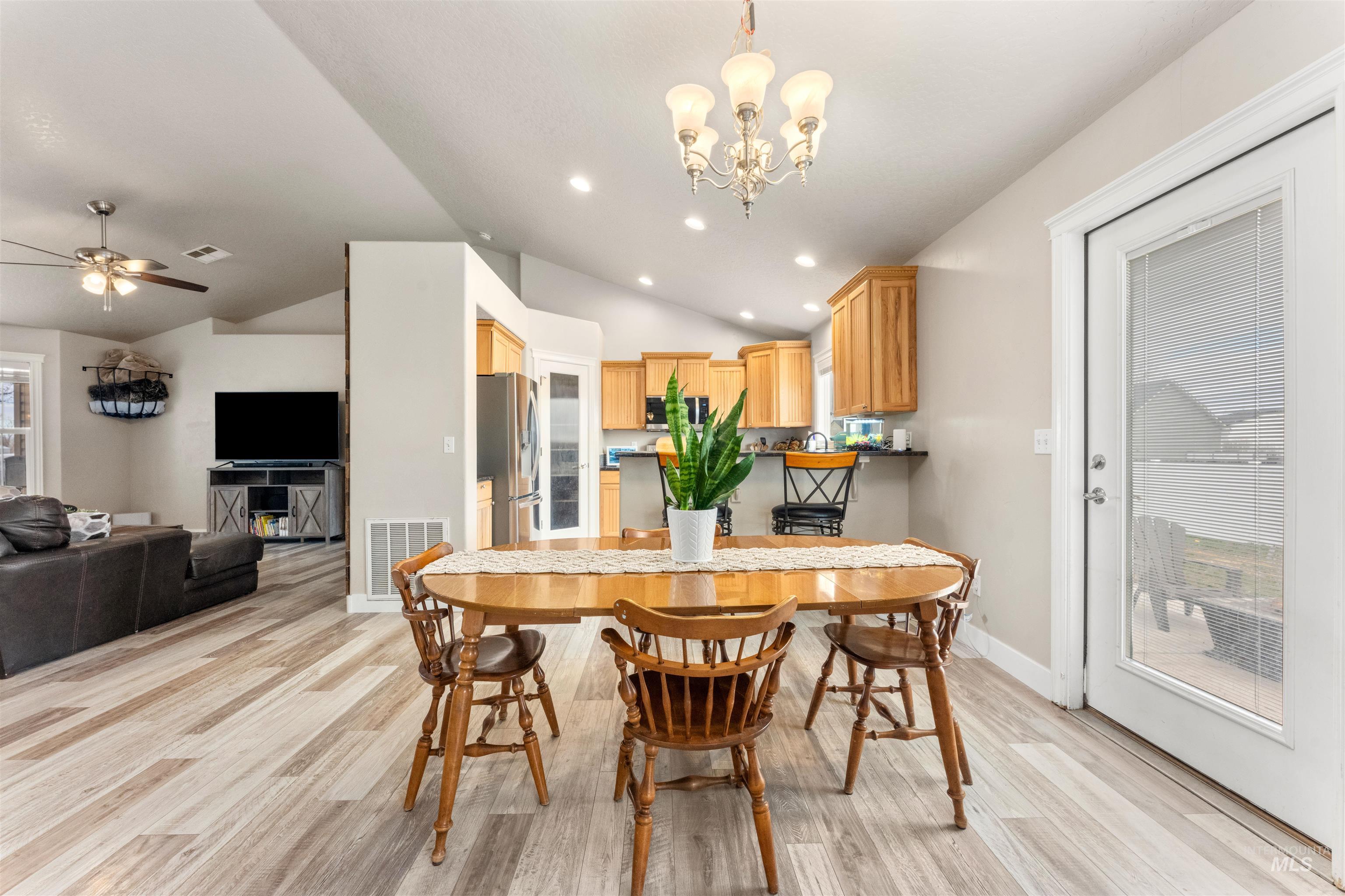 2809 Dorman Ave., Caldwell, Idaho 83605, 3 Bedrooms, 2.5 Bathrooms, Residential For Sale, Price $460,000, 98975424