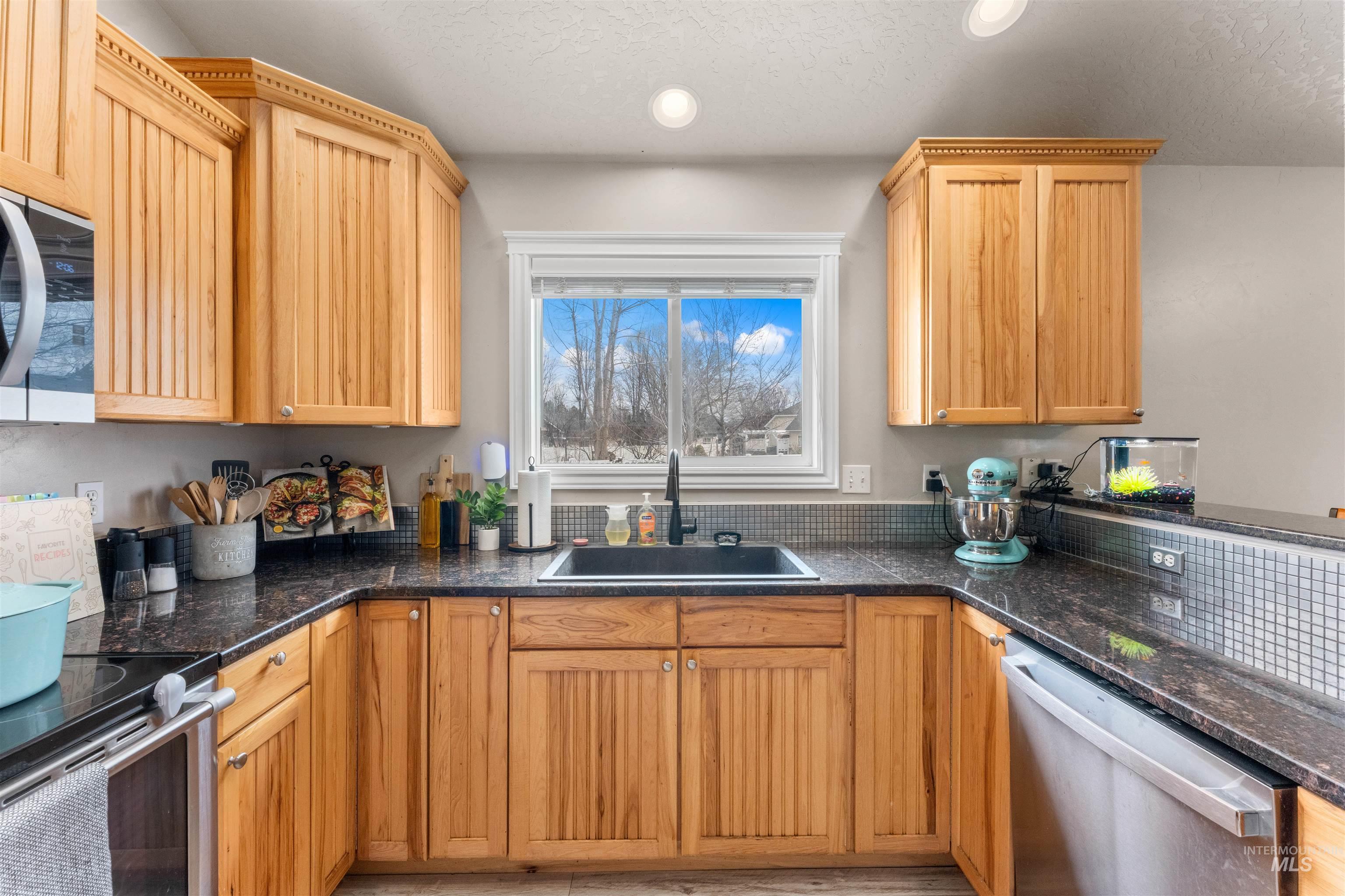 2809 Dorman Ave., Caldwell, Idaho 83605, 3 Bedrooms, 2.5 Bathrooms, Residential For Sale, Price $460,000, 98975424