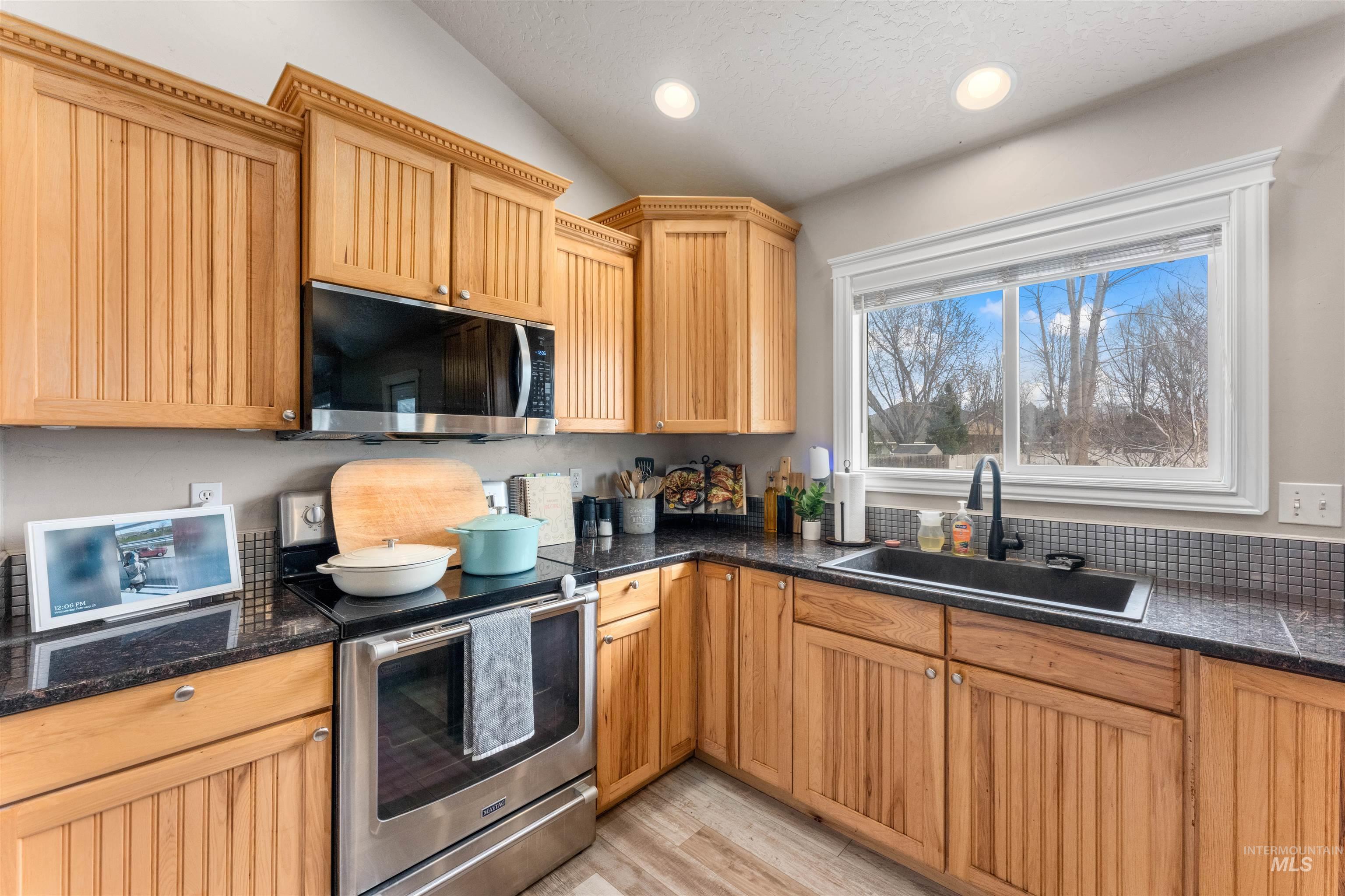 2809 Dorman Ave., Caldwell, Idaho 83605, 3 Bedrooms, 2.5 Bathrooms, Residential For Sale, Price $460,000, 98975424