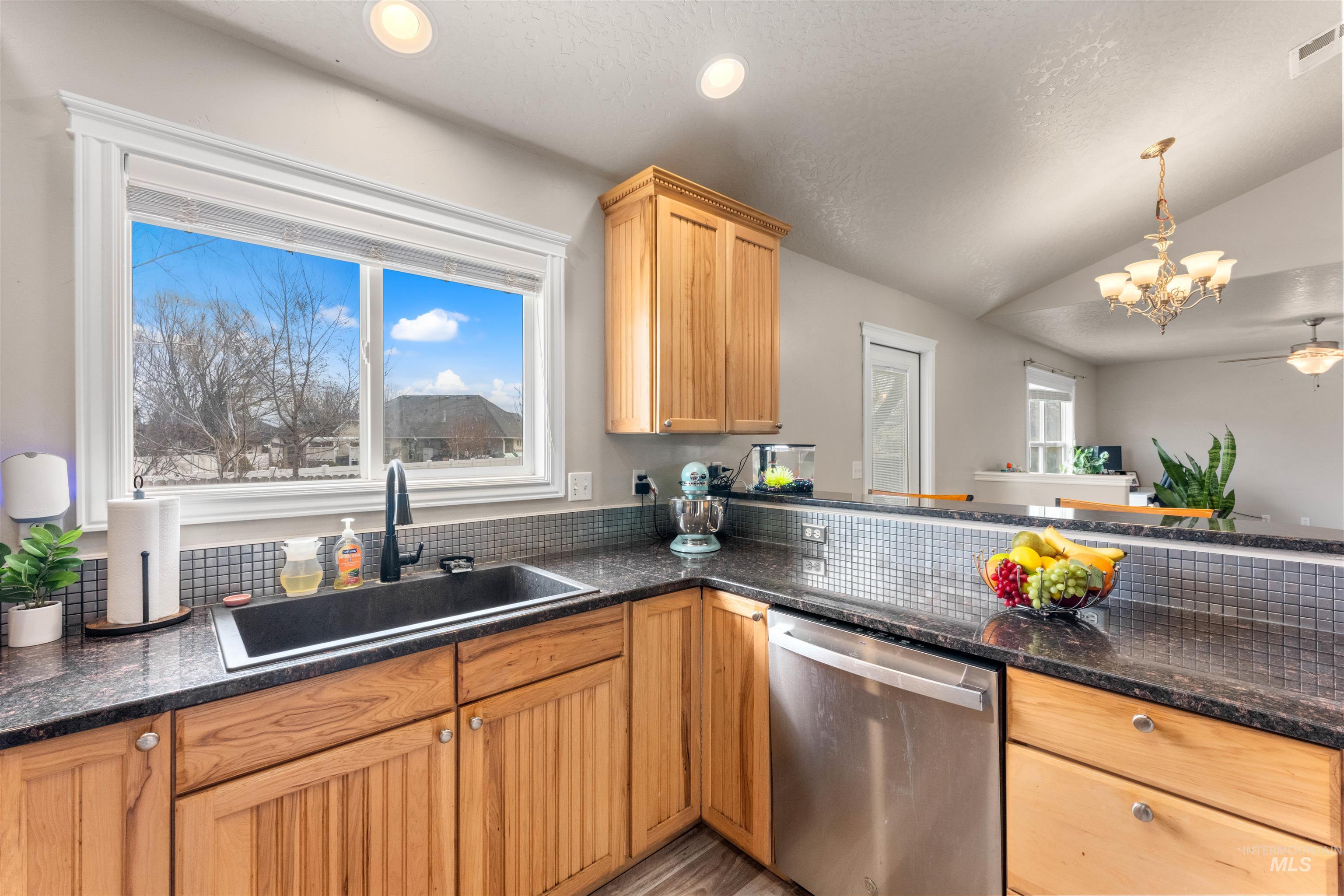 2809 Dorman Ave., Caldwell, Idaho 83605, 3 Bedrooms, 2.5 Bathrooms, Residential For Sale, Price $460,000, 98975424