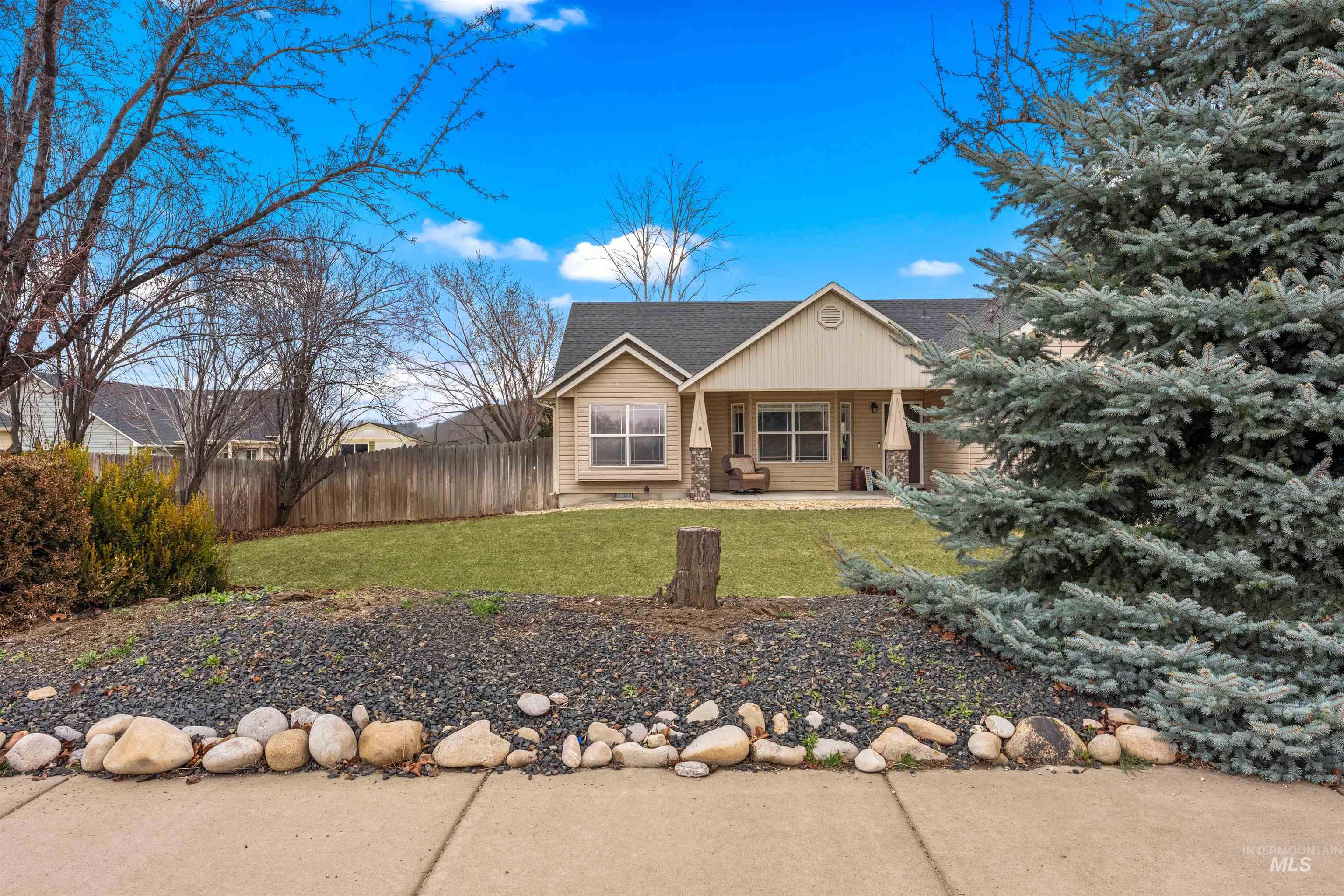 2809 Dorman Ave., Caldwell, Idaho 83605, 3 Bedrooms, 2.5 Bathrooms, Residential For Sale, Price $460,000, 98975424