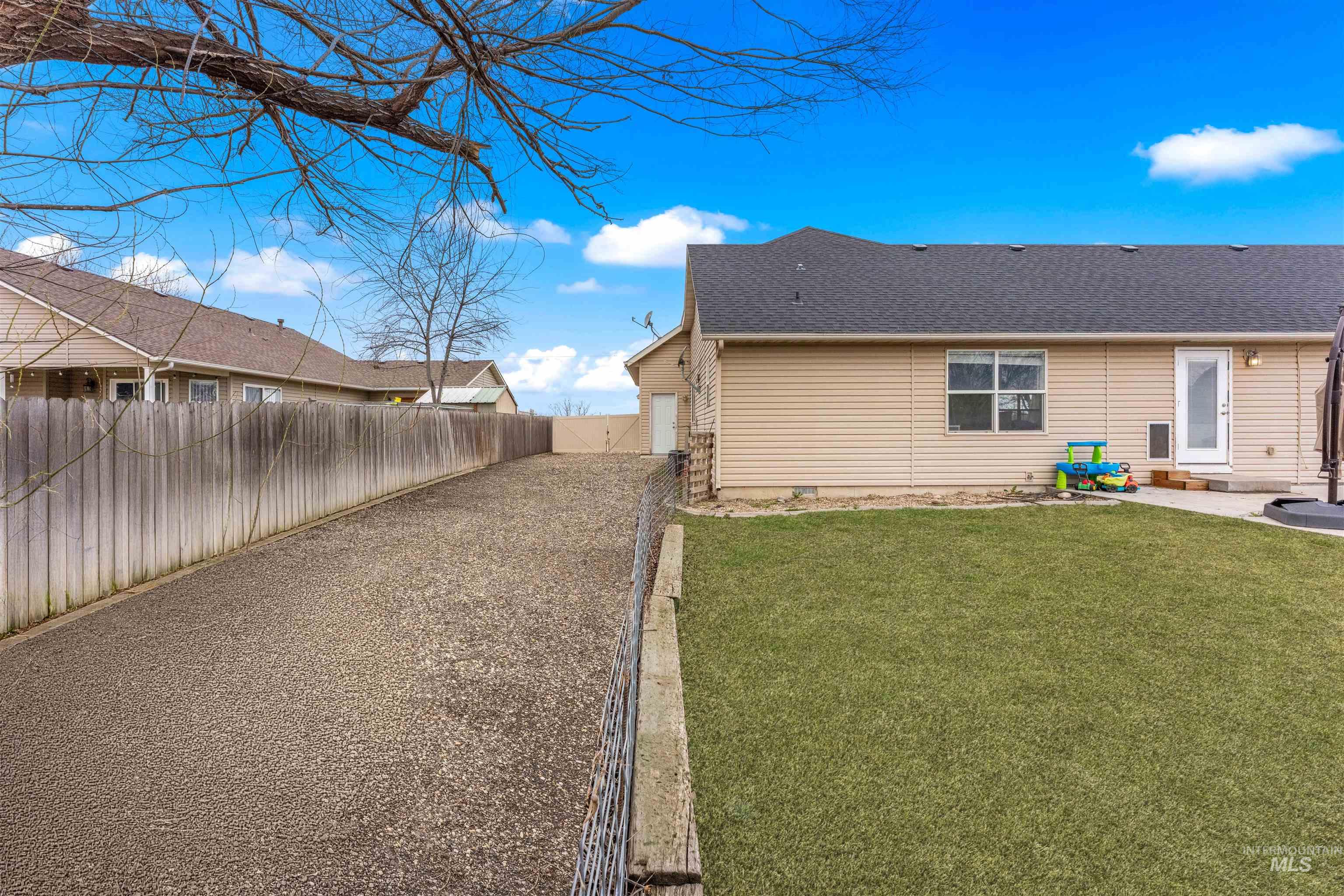 2809 Dorman Ave., Caldwell, Idaho 83605, 3 Bedrooms, 2.5 Bathrooms, Residential For Sale, Price $460,000, 98975424