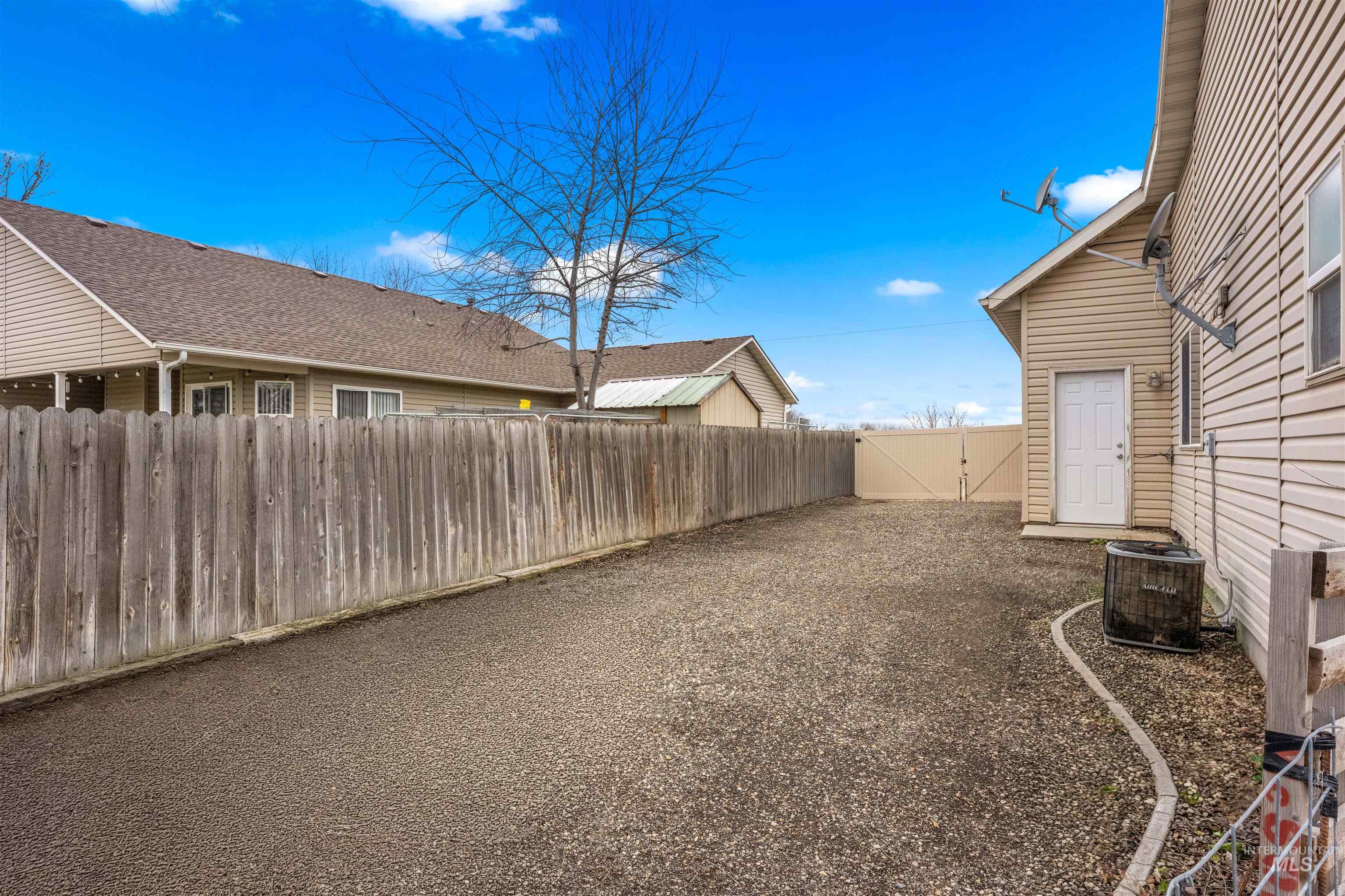 2809 Dorman Ave., Caldwell, Idaho 83605, 3 Bedrooms, 2.5 Bathrooms, Residential For Sale, Price $460,000, 98975424