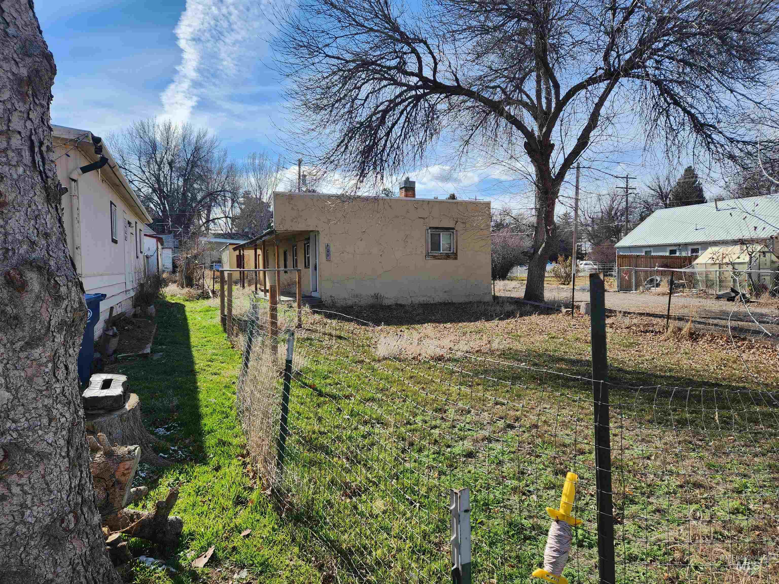 409 1st Ave E, Jerome, Idaho 83338, 1 Bedroom, 1 Bathroom, Residential For Sale, Price $110,000,MLS 98975425