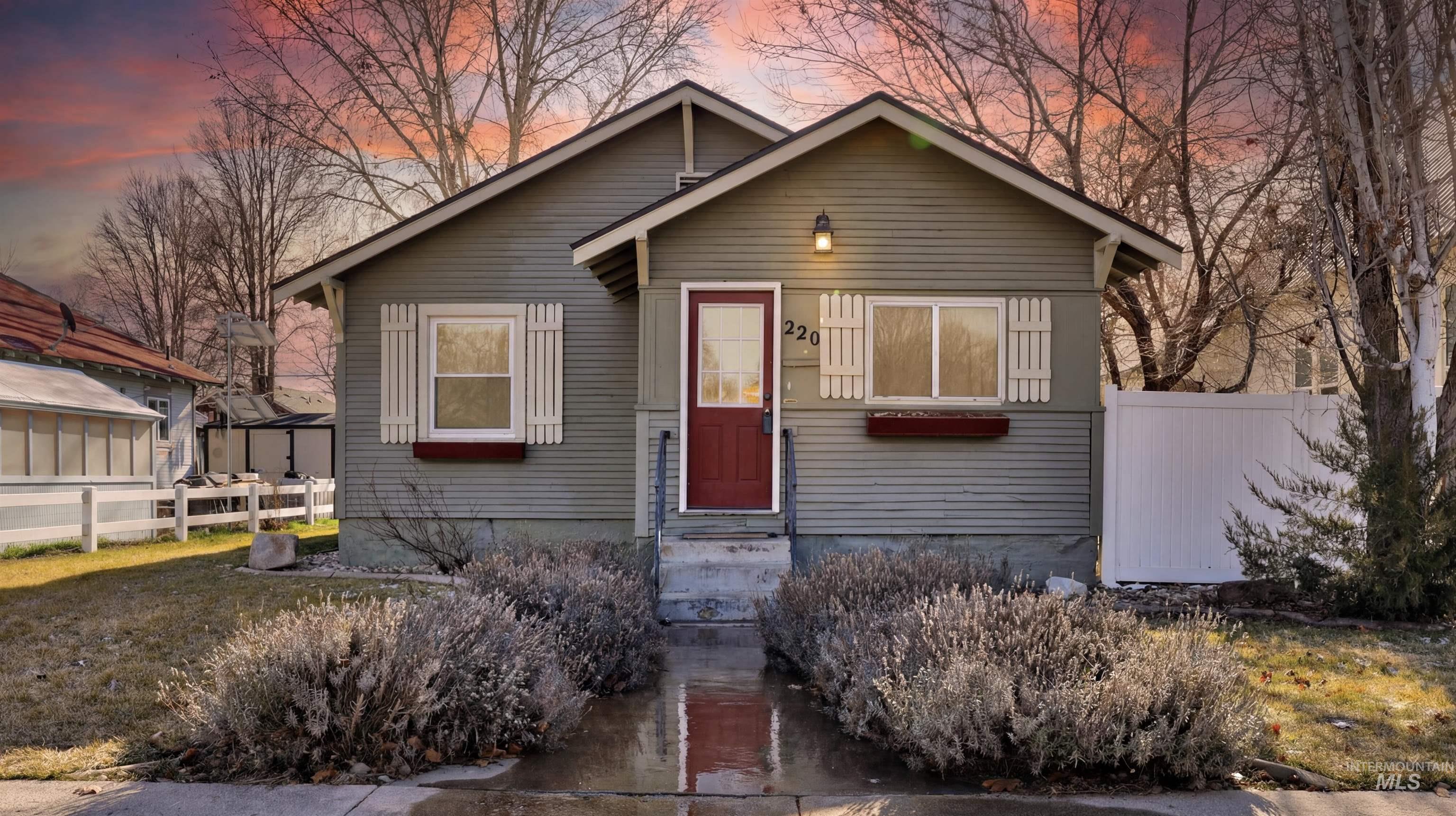 220 17th Ave S, Nampa, Idaho 83651, 4 Bedrooms, 1 Bathroom, Residential For Sale, Price $349,900,MLS 98975426