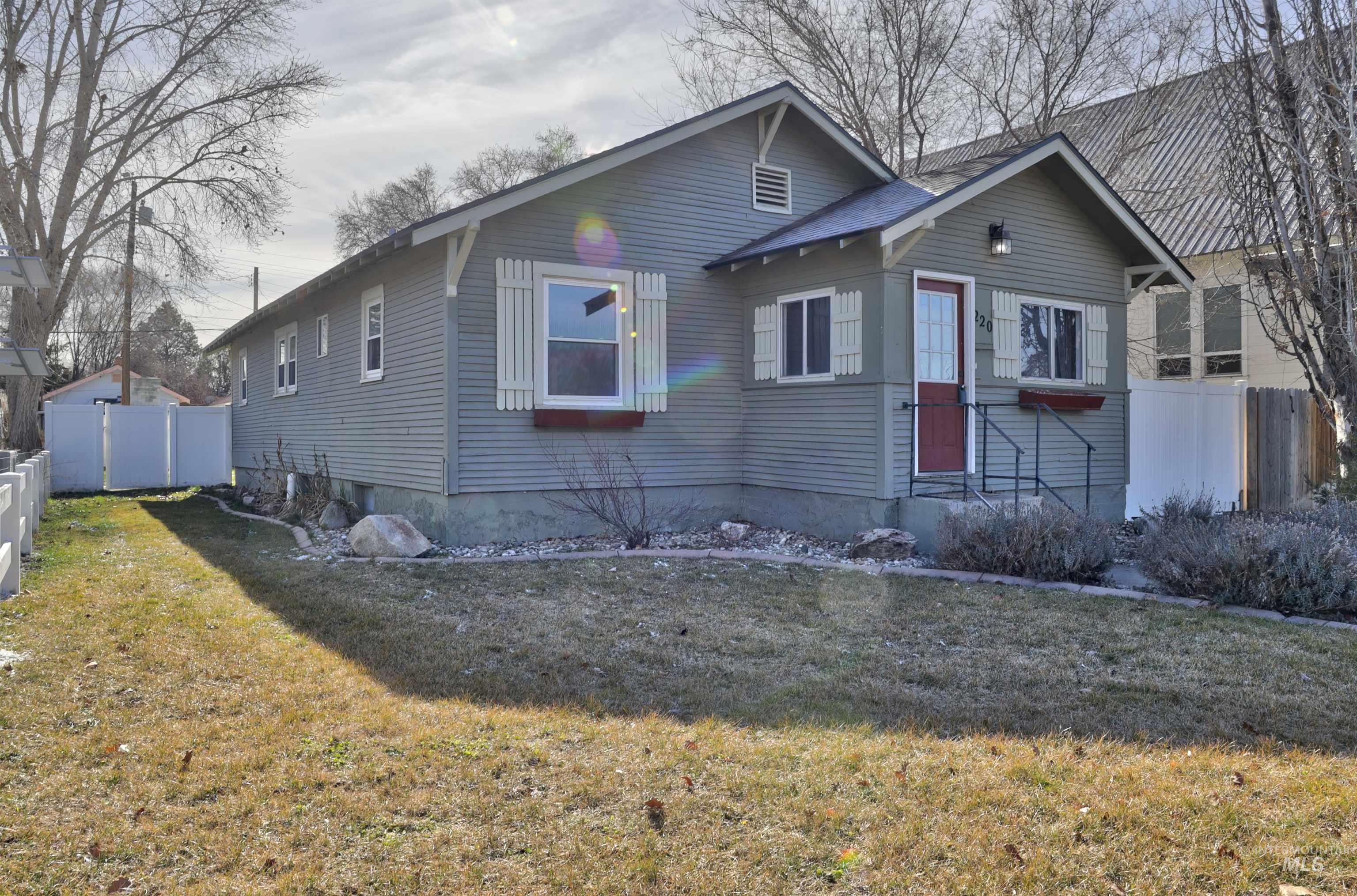 220 17th Ave S, Nampa, Idaho 83651, 4 Bedrooms, 1 Bathroom, Residential For Sale, Price $349,900,MLS 98975426