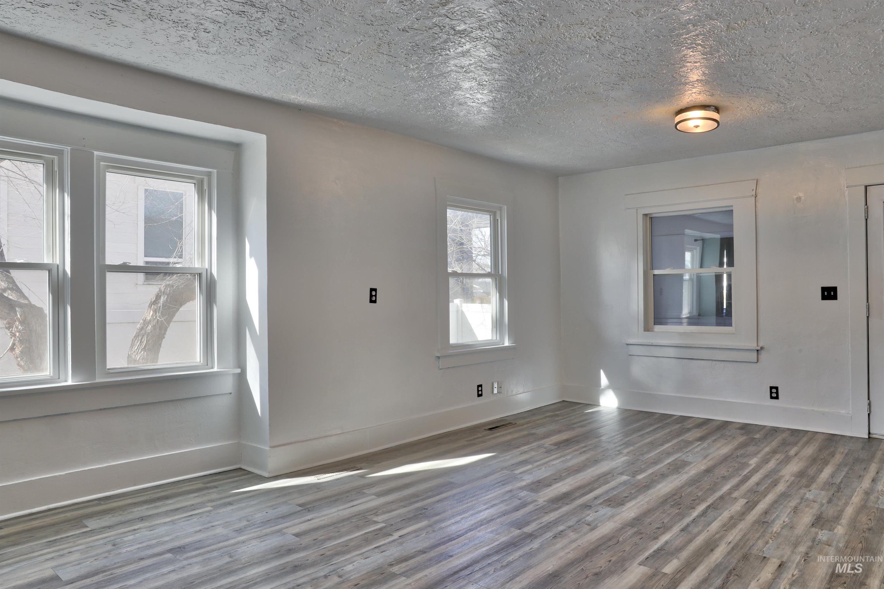 220 17th Ave S, Nampa, Idaho 83651, 4 Bedrooms, 1 Bathroom, Residential For Sale, Price $349,900,MLS 98975426