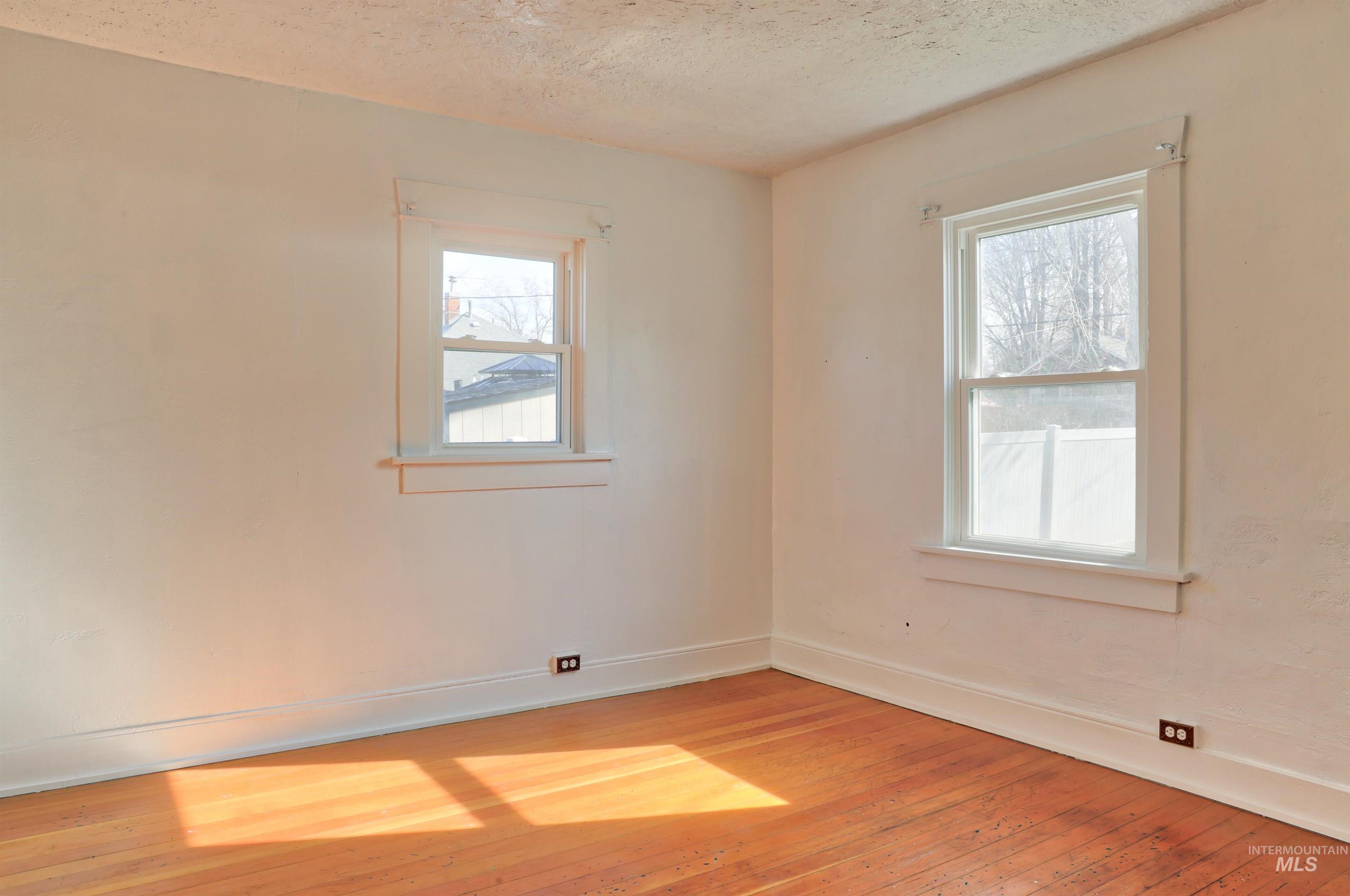 220 17th Ave S, Nampa, Idaho 83651, 4 Bedrooms, 1 Bathroom, Residential For Sale, Price $349,900,MLS 98975426