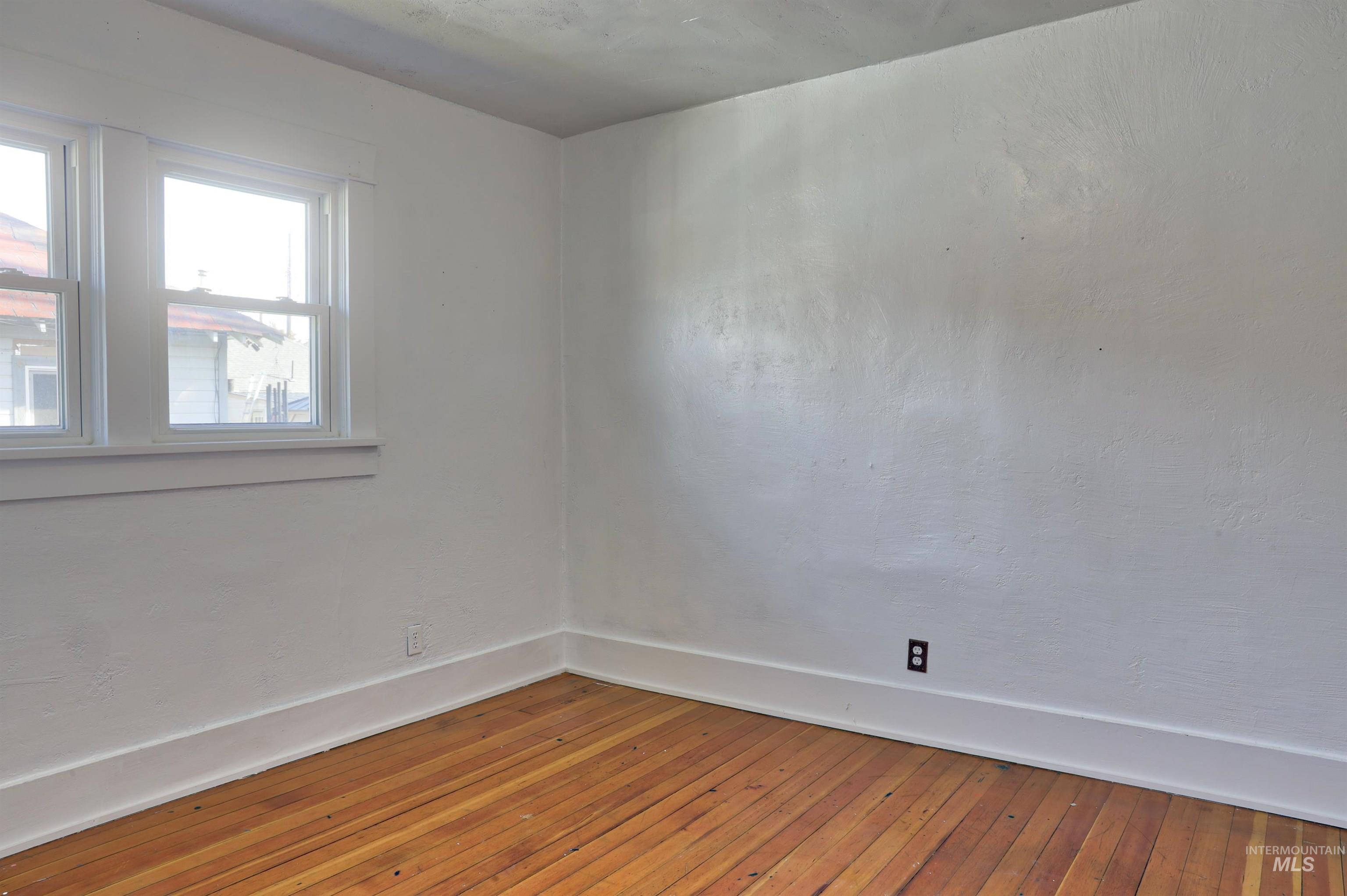 220 17th Ave S, Nampa, Idaho 83651, 4 Bedrooms, 1 Bathroom, Residential For Sale, Price $349,900,MLS 98975426