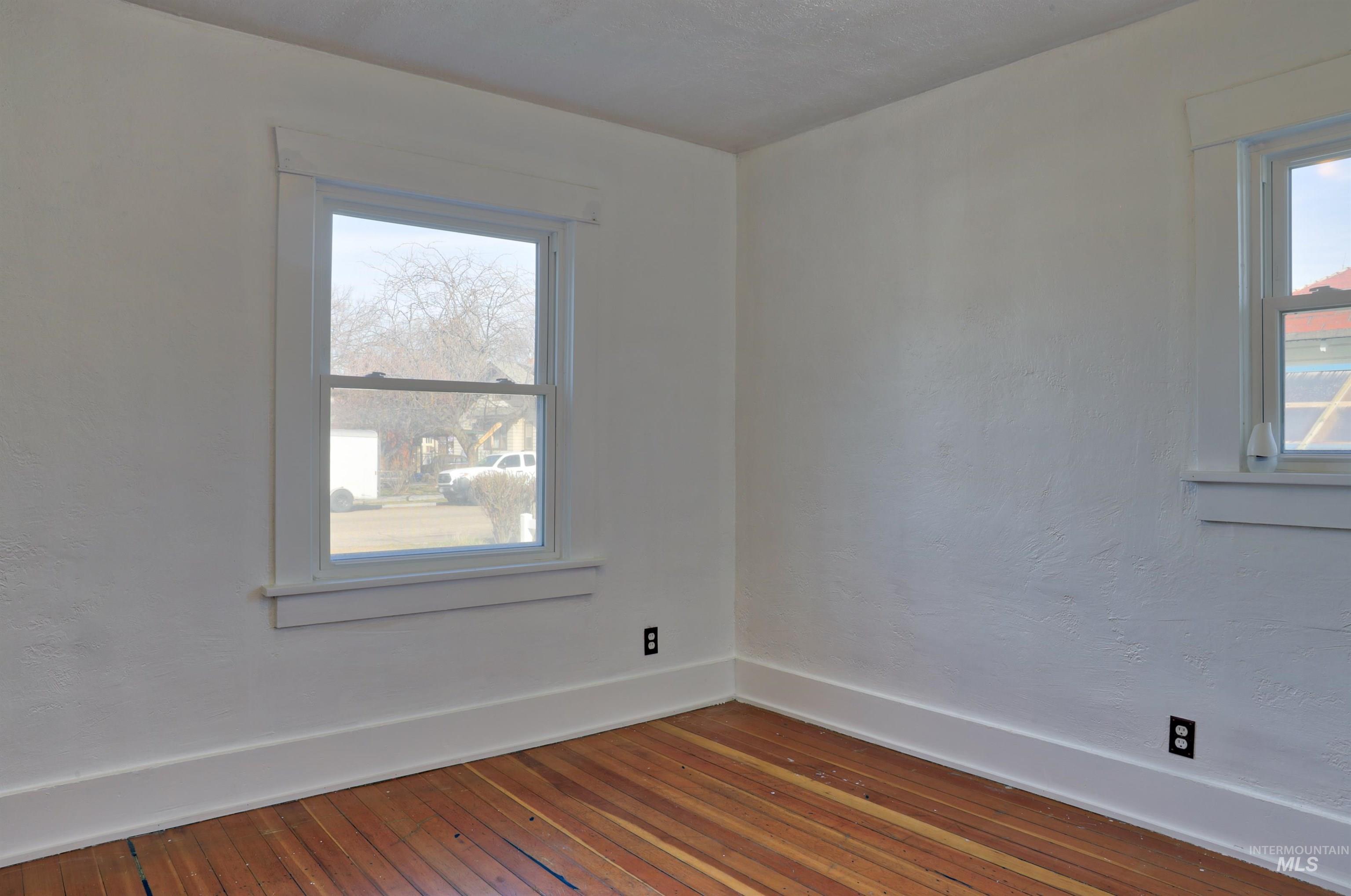 220 17th Ave S, Nampa, Idaho 83651, 4 Bedrooms, 1 Bathroom, Residential For Sale, Price $349,900,MLS 98975426