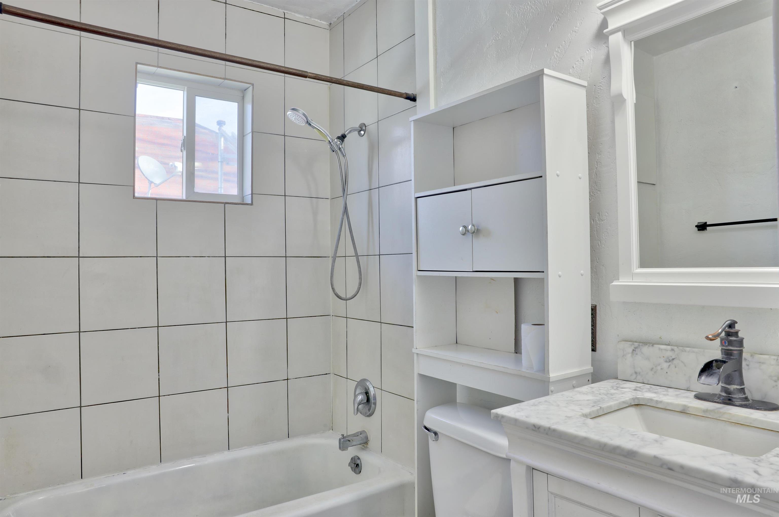 220 17th Ave S, Nampa, Idaho 83651, 4 Bedrooms, 1 Bathroom, Residential For Sale, Price $349,900,MLS 98975426