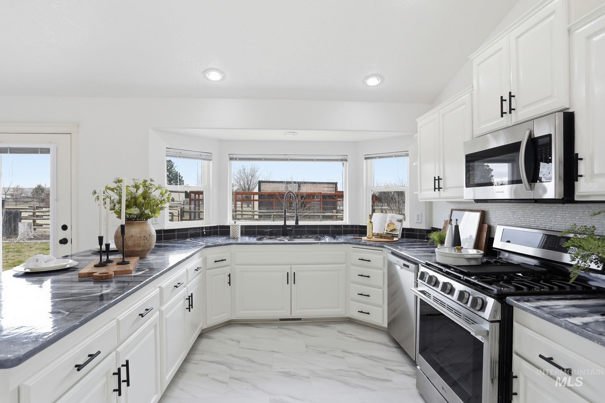 1401 Crane Ln, Kuna, Idaho 83634, 3 Bedrooms, 2.5 Bathrooms, Residential For Sale, Price $1,225,000,MLS 98975427