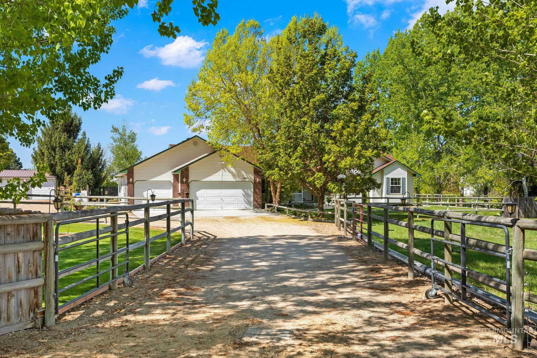 1401 Crane Ln, Kuna, Idaho 83634, 3 Bedrooms, 2.5 Bathrooms, Residential For Sale, Price $1,225,000,MLS 98975427