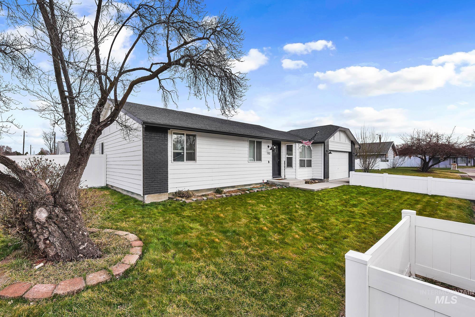 1182 N Iris Ave, Boise, Idaho 83704, 3 Bedrooms, 2 Bathrooms, Residential For Sale, Price $415,000, 98975428