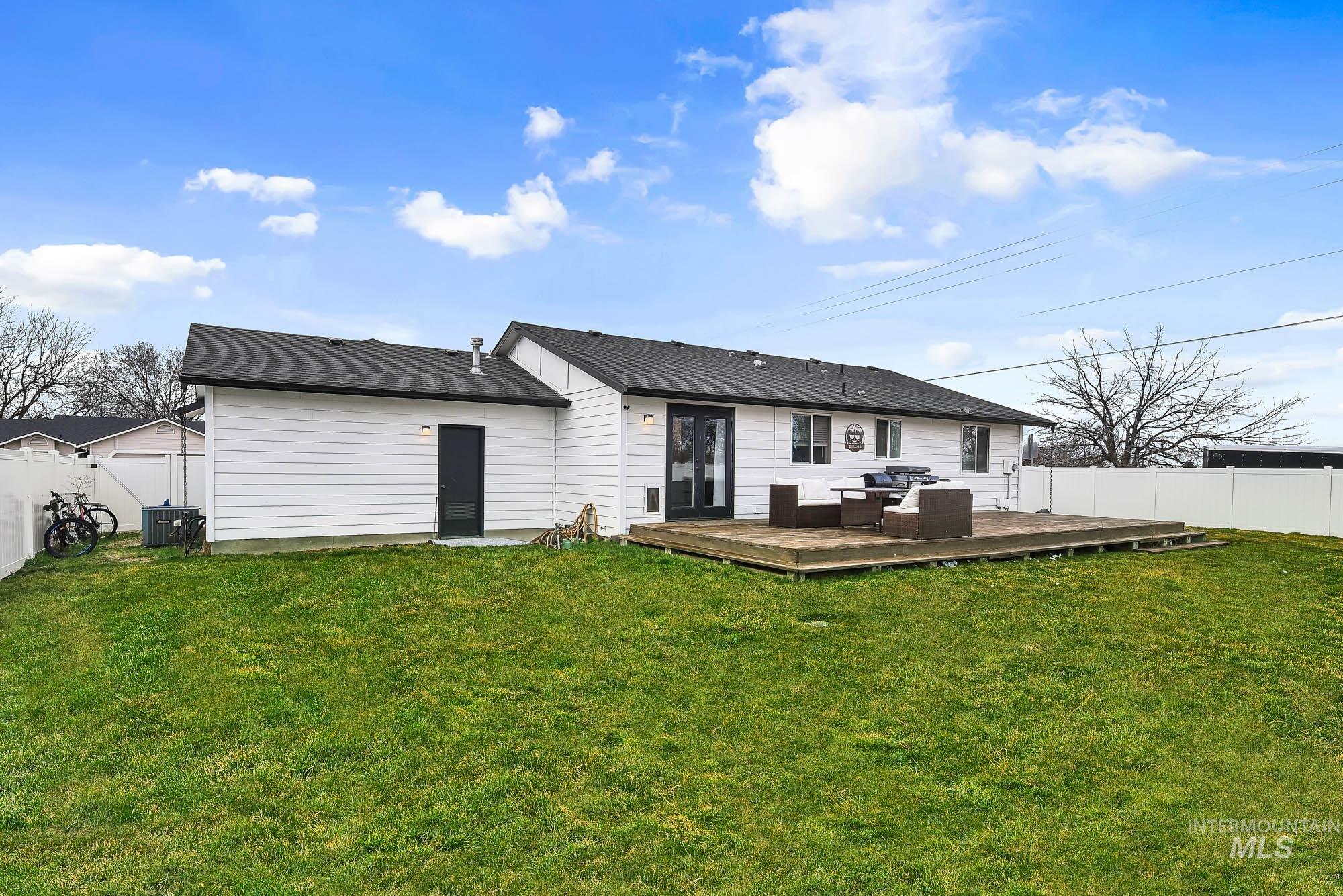 1182 N Iris Ave, Boise, Idaho 83704, 3 Bedrooms, 2 Bathrooms, Residential For Sale, Price $415,000, 98975428