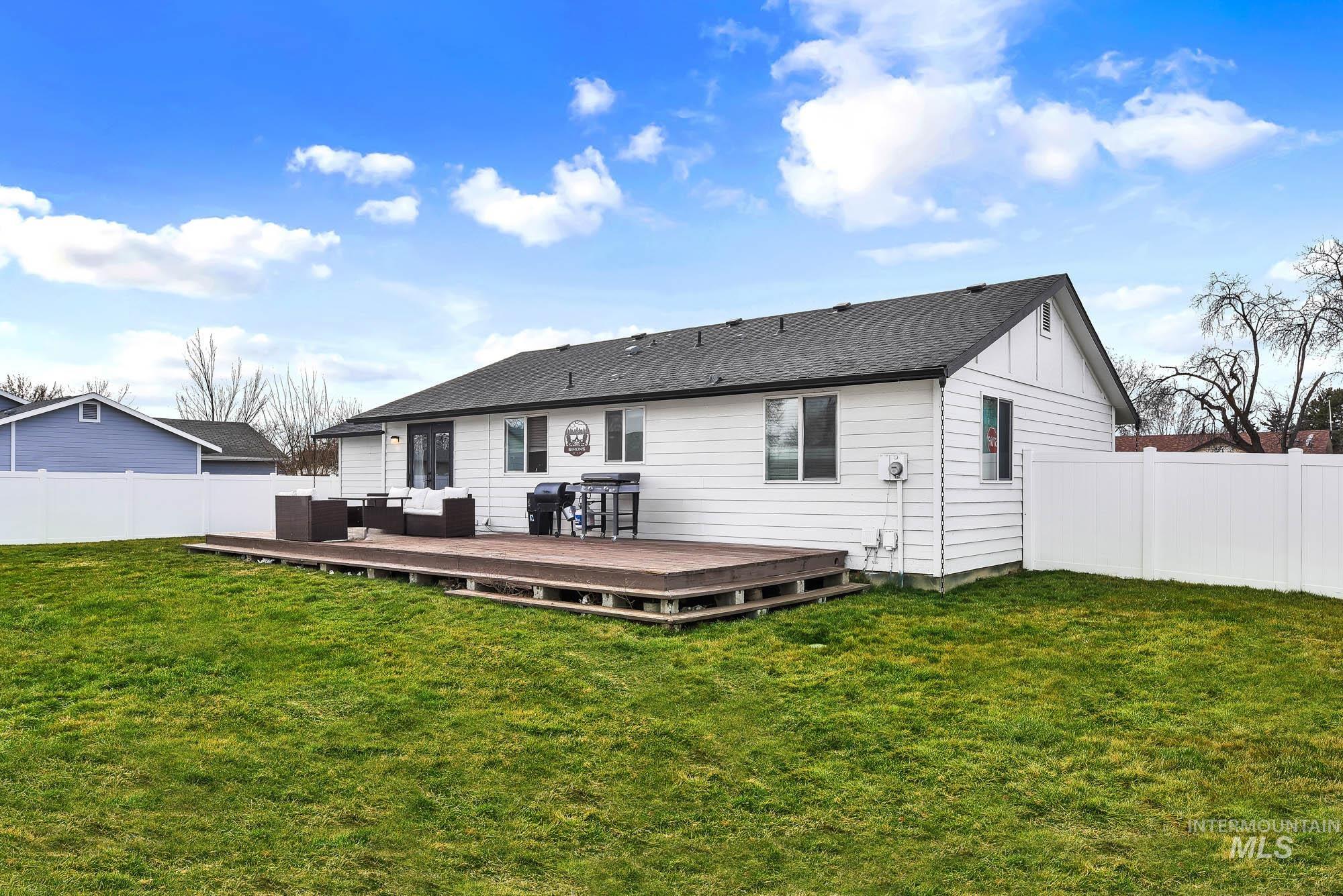 1182 N Iris Ave, Boise, Idaho 83704, 3 Bedrooms, 2 Bathrooms, Residential For Sale, Price $415,000, 98975428