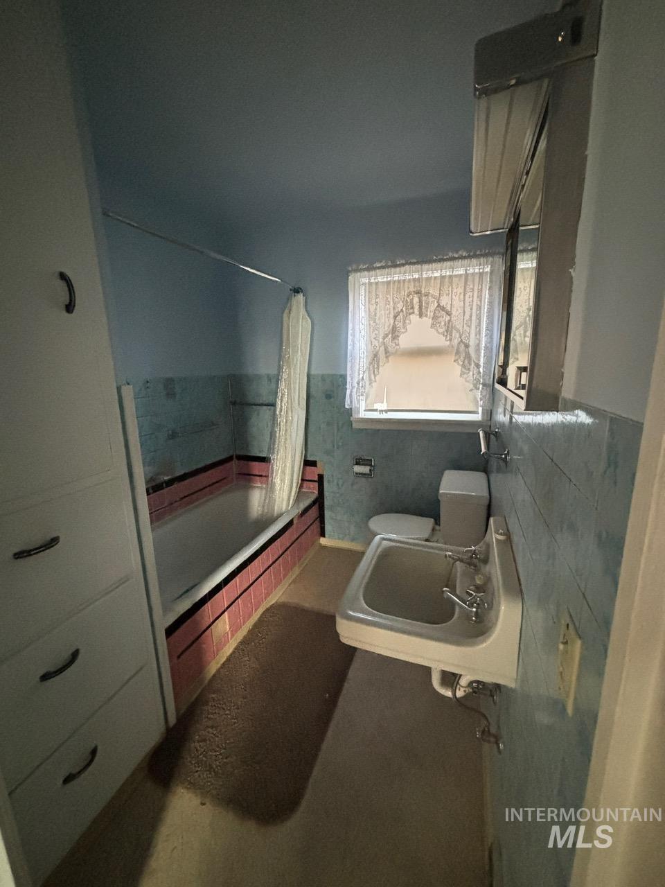 3313 4th Street, Lewiston, Idaho 83501, 2 Bedrooms, 1 Bathroom, Residential For Sale, Price $237,500,MLS 98975429