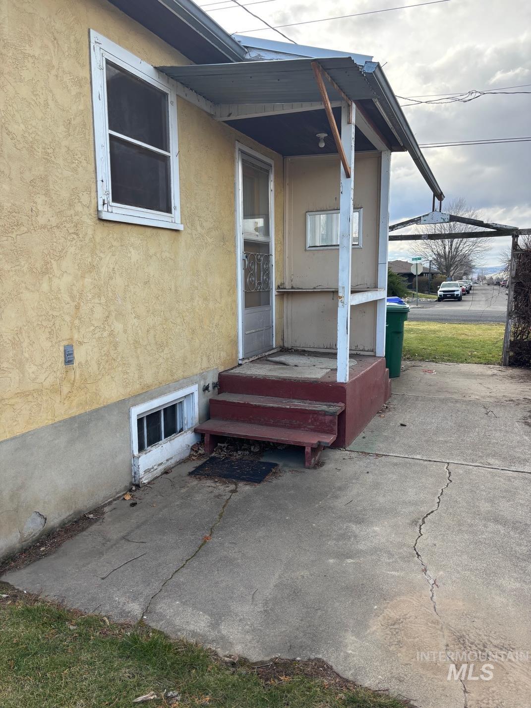 3313 4th Street, Lewiston, Idaho 83501, 2 Bedrooms, 1 Bathroom, Residential For Sale, Price $237,500,MLS 98975429