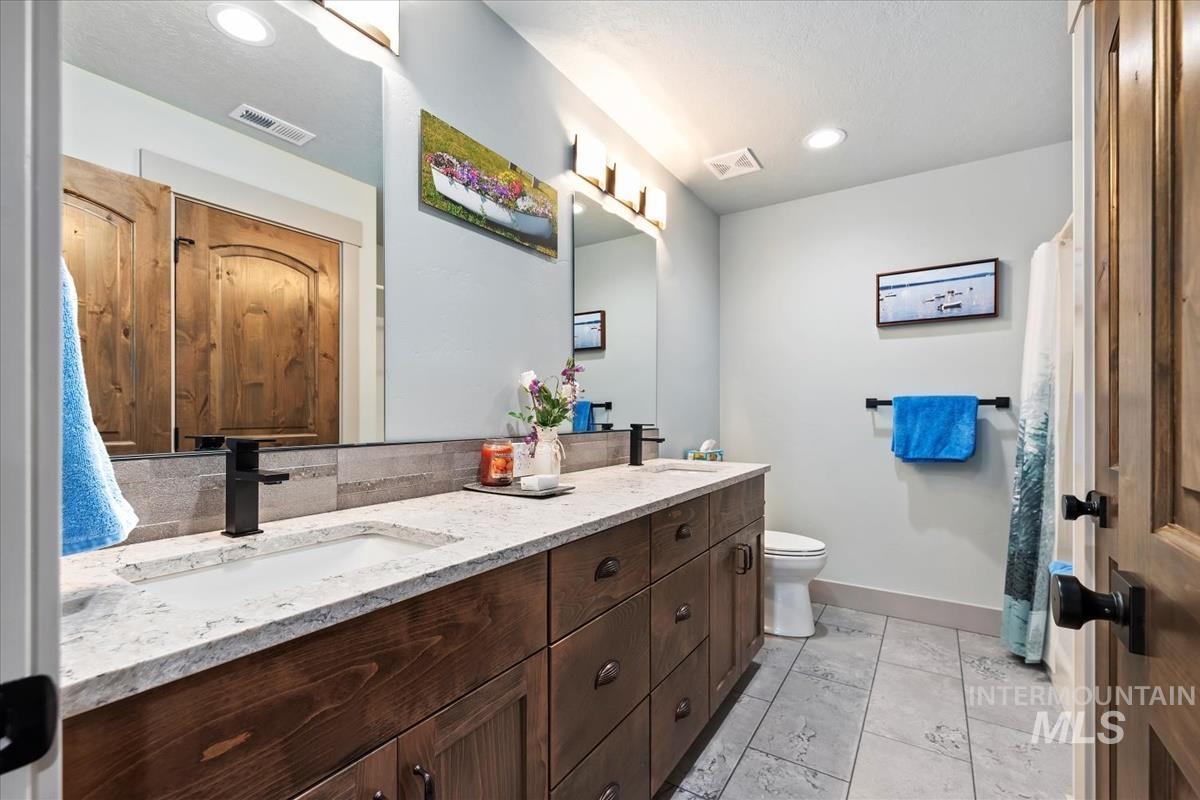 3859 E Vadonia Lane, Meridian, Idaho 83642, 4 Bedrooms, 2.5 Bathrooms, Residential For Sale, Price $1,349,999,MLS 98975432