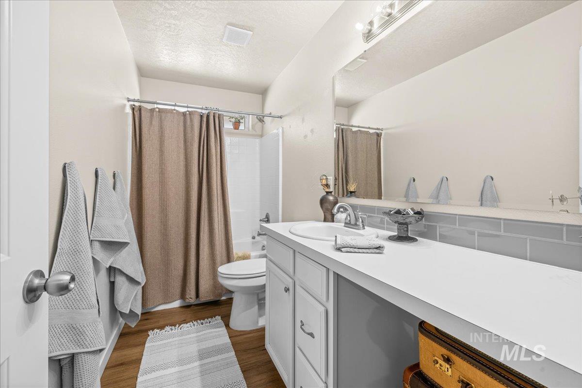 12719 W Hidden Point Drive, Star, Idaho 83669, 3 Bedrooms, 2 Bathrooms, Residential For Sale, Price $465,000,MLS 98975433