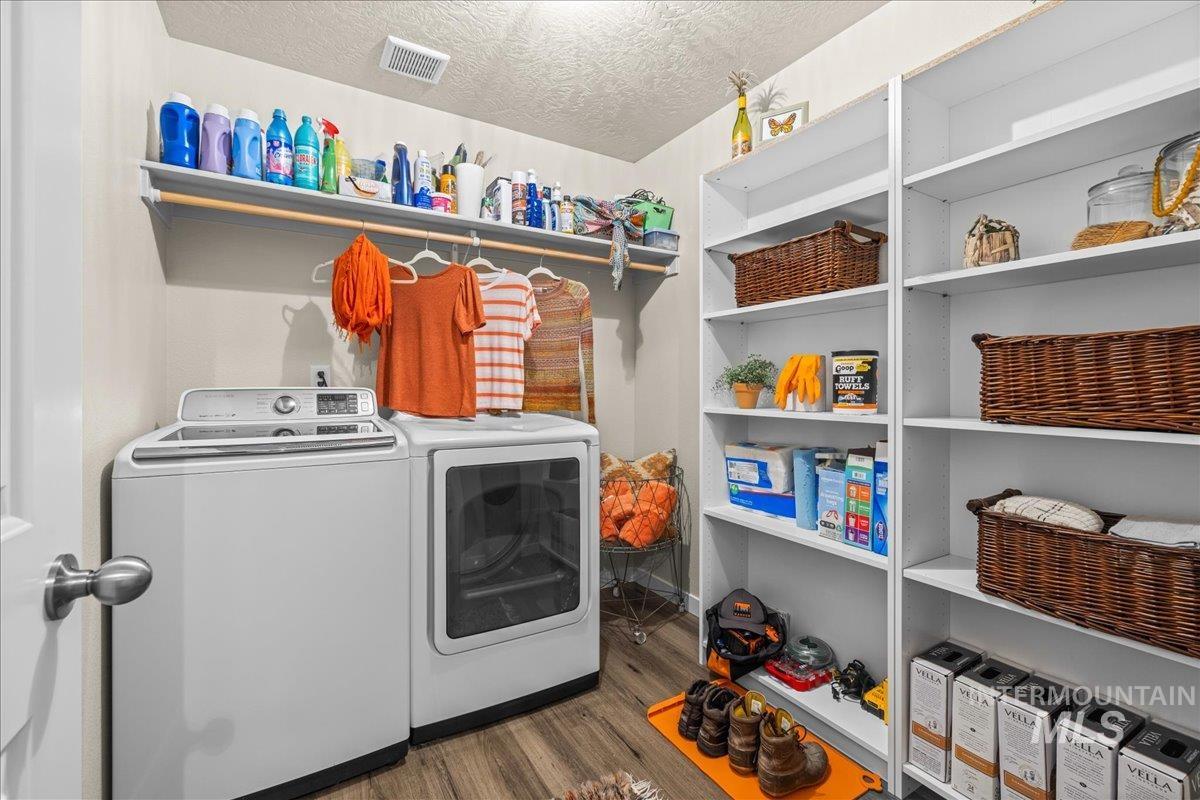 12719 W Hidden Point Drive, Star, Idaho 83669, 3 Bedrooms, 2 Bathrooms, Residential For Sale, Price $465,000,MLS 98975433