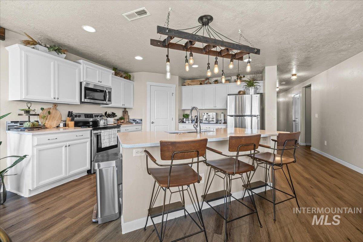 12719 W Hidden Point Drive, Star, Idaho 83669, 3 Bedrooms, 2 Bathrooms, Residential For Sale, Price $465,000,MLS 98975433