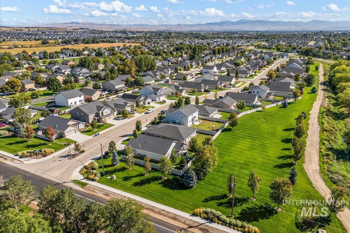 12719 W Hidden Point Drive, Star, Idaho 83669, 3 Bedrooms, 2 Bathrooms, Residential For Sale, Price $465,000,MLS 98975433