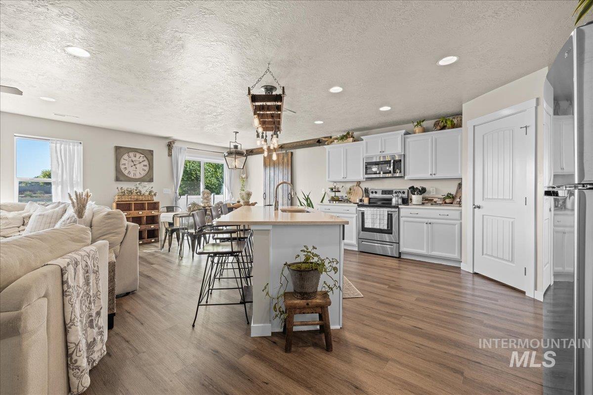 12719 W Hidden Point Drive, Star, Idaho 83669, 3 Bedrooms, 2 Bathrooms, Residential For Sale, Price $465,000,MLS 98975433