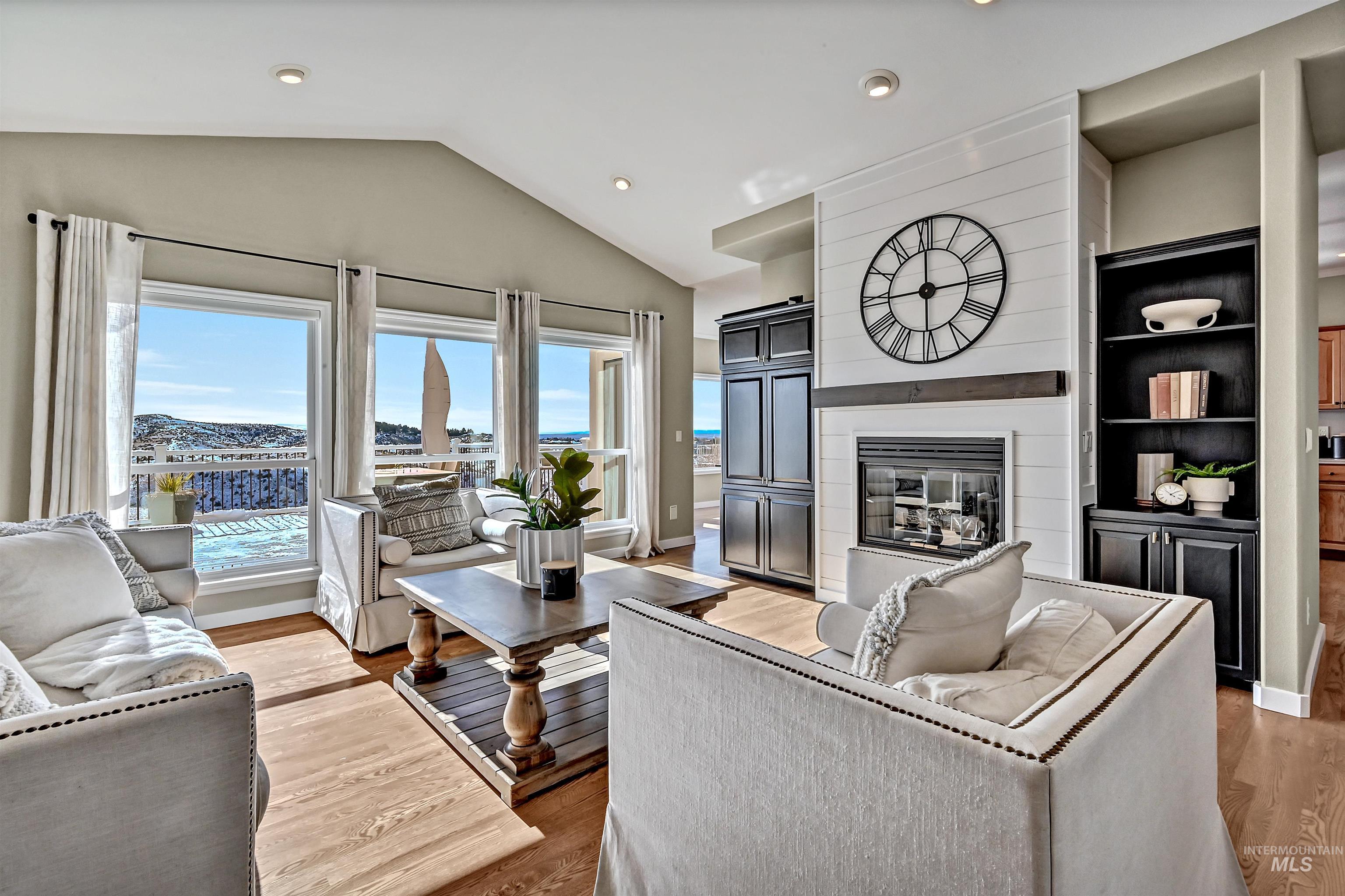 817 E Highland View Dr, Boise, Idaho 83702-1928, 6 Bedrooms, 4.5 Bathrooms, Residential For Sale, Price $1,498,000,MLS 98975435