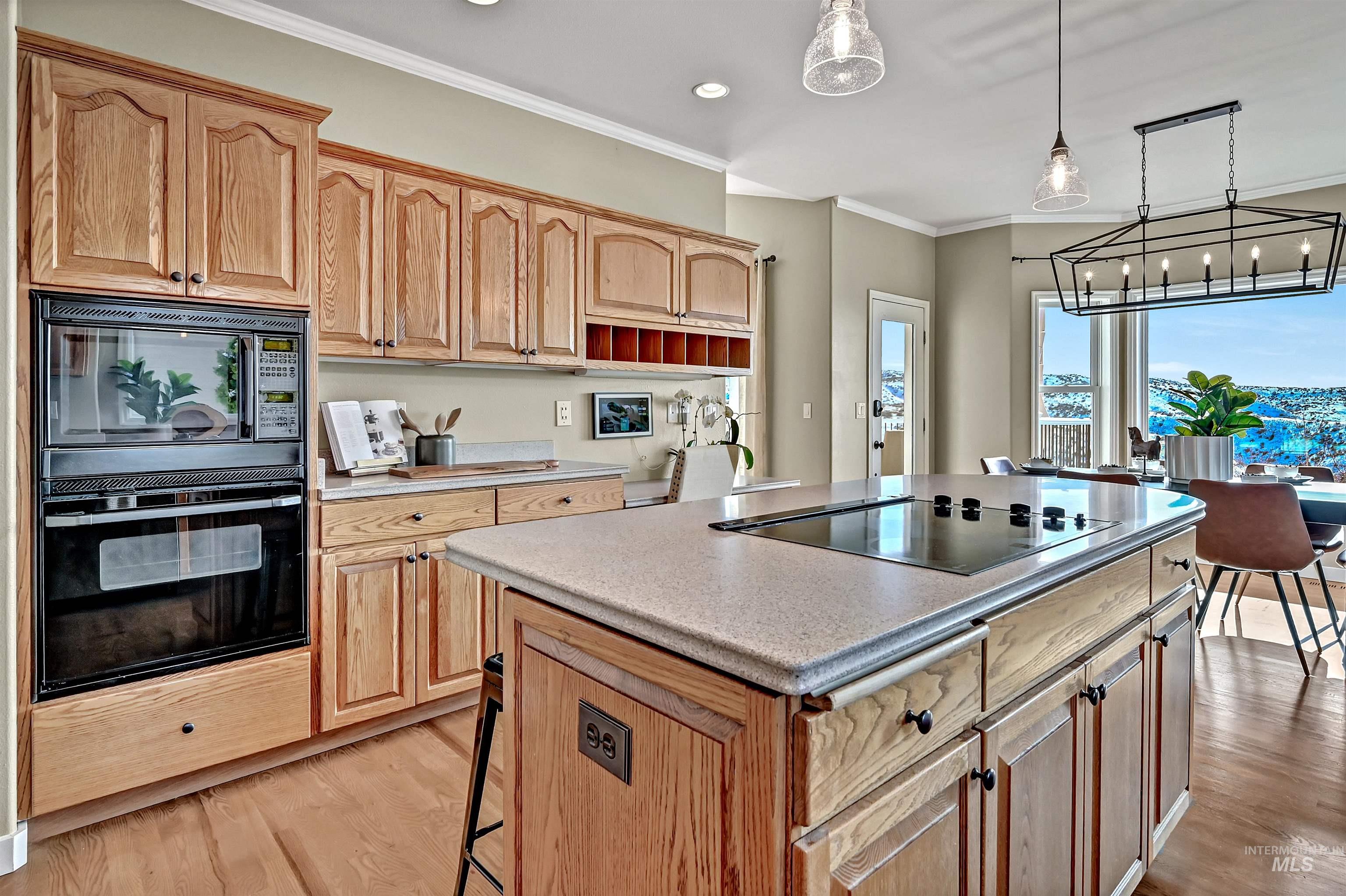 817 E Highland View Dr, Boise, Idaho 83702-1928, 6 Bedrooms, 4.5 Bathrooms, Residential For Sale, Price $1,498,000,MLS 98975435