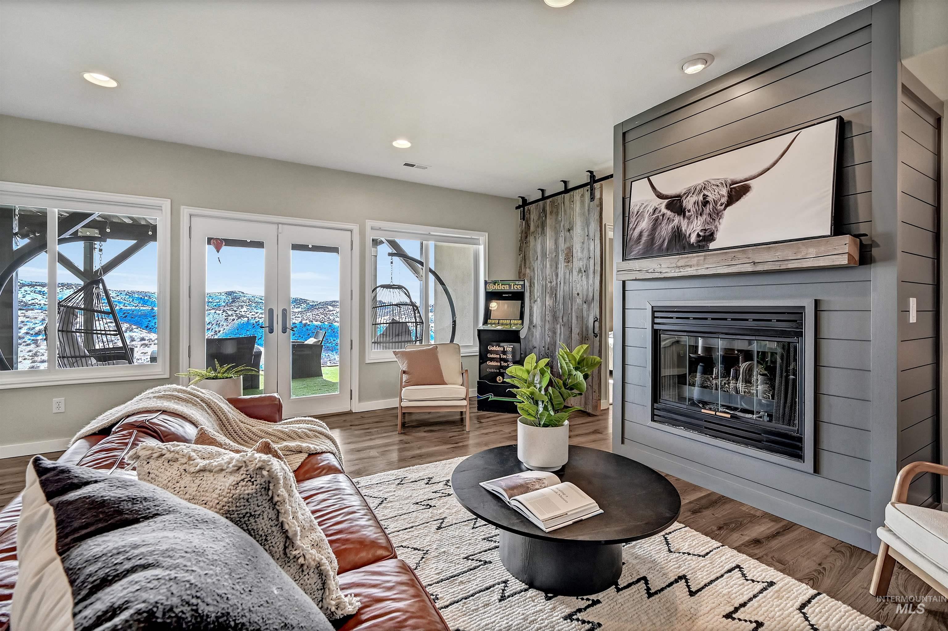 817 E Highland View Dr, Boise, Idaho 83702-1928, 6 Bedrooms, 4.5 Bathrooms, Residential For Sale, Price $1,498,000,MLS 98975435