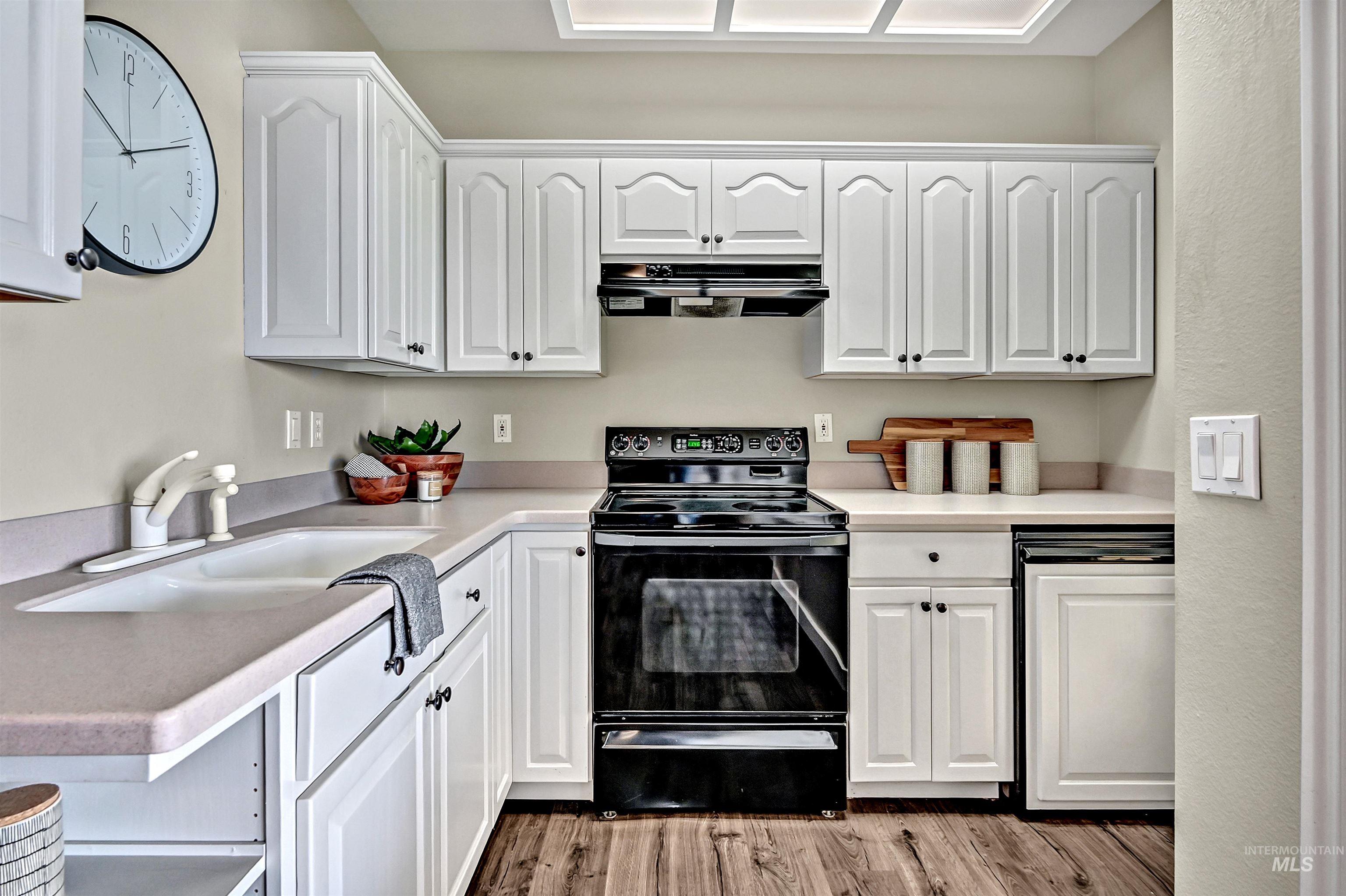 817 E Highland View Dr, Boise, Idaho 83702-1928, 6 Bedrooms, 4.5 Bathrooms, Residential For Sale, Price $1,498,000,MLS 98975435