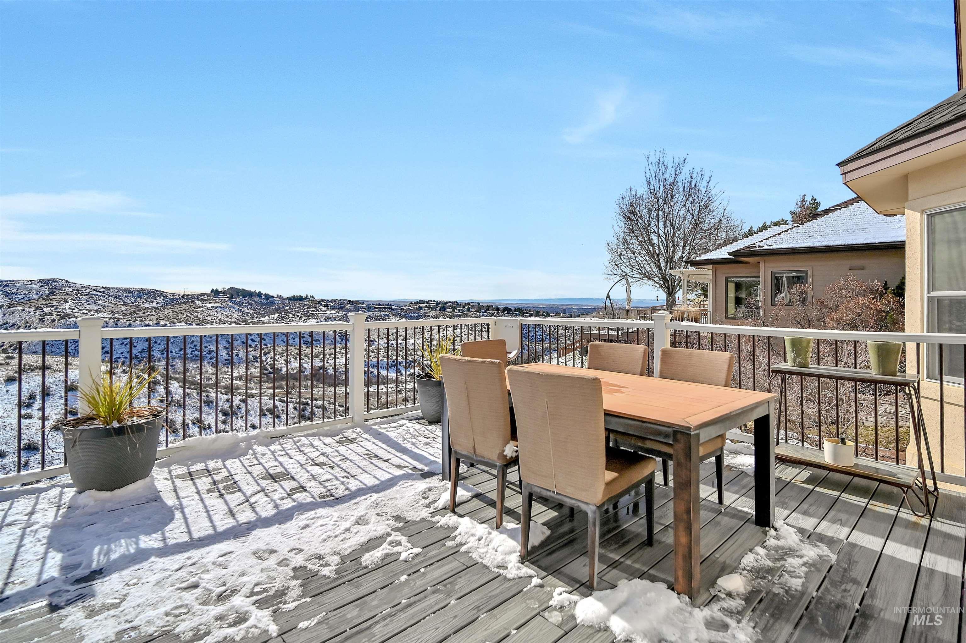 817 E Highland View Dr, Boise, Idaho 83702-1928, 6 Bedrooms, 4.5 Bathrooms, Residential For Sale, Price $1,498,000,MLS 98975435