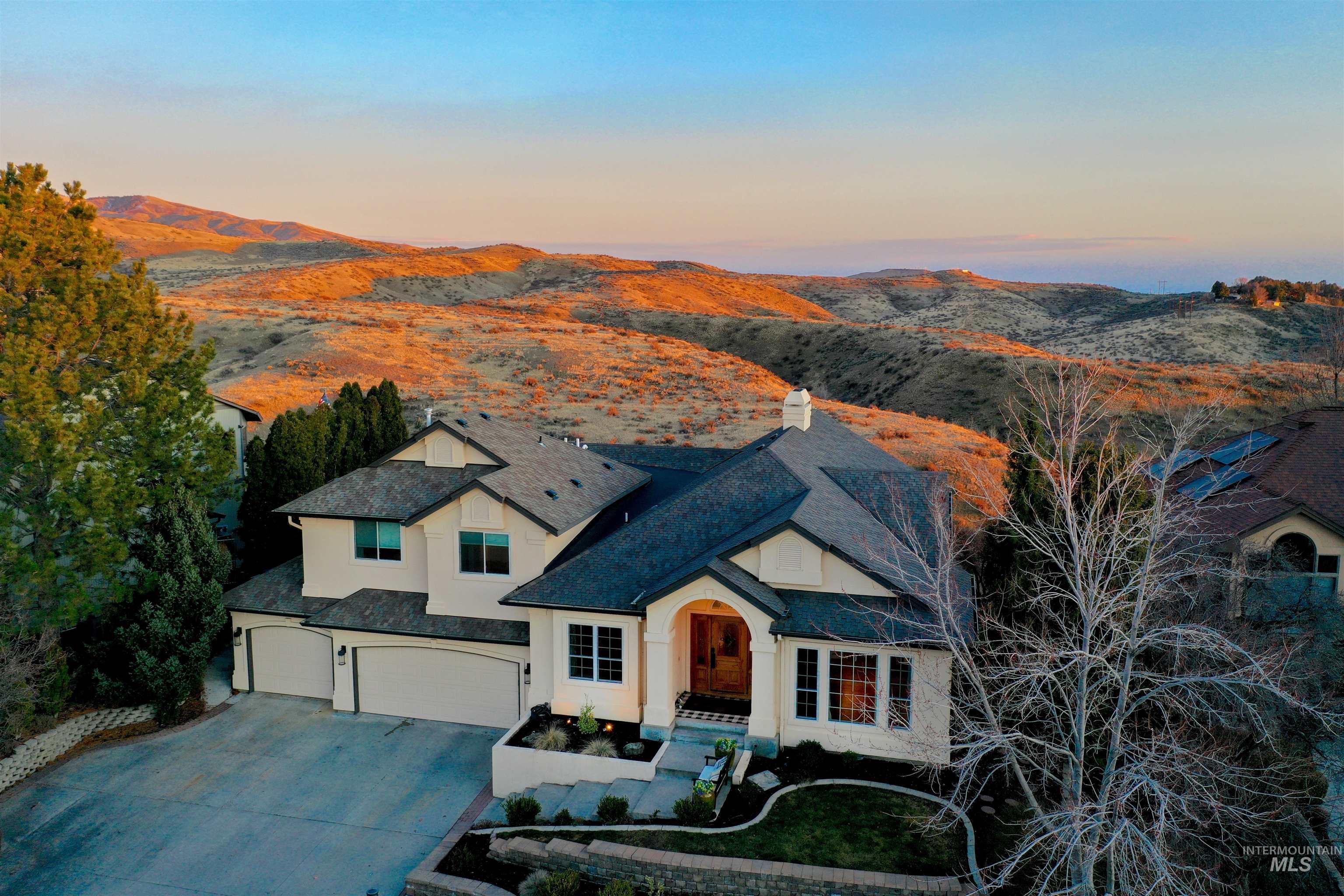 817 E Highland View Dr, Boise, Idaho 83702-1928, 6 Bedrooms, 4.5 Bathrooms, Residential For Sale, Price $1,498,000,MLS 98975435