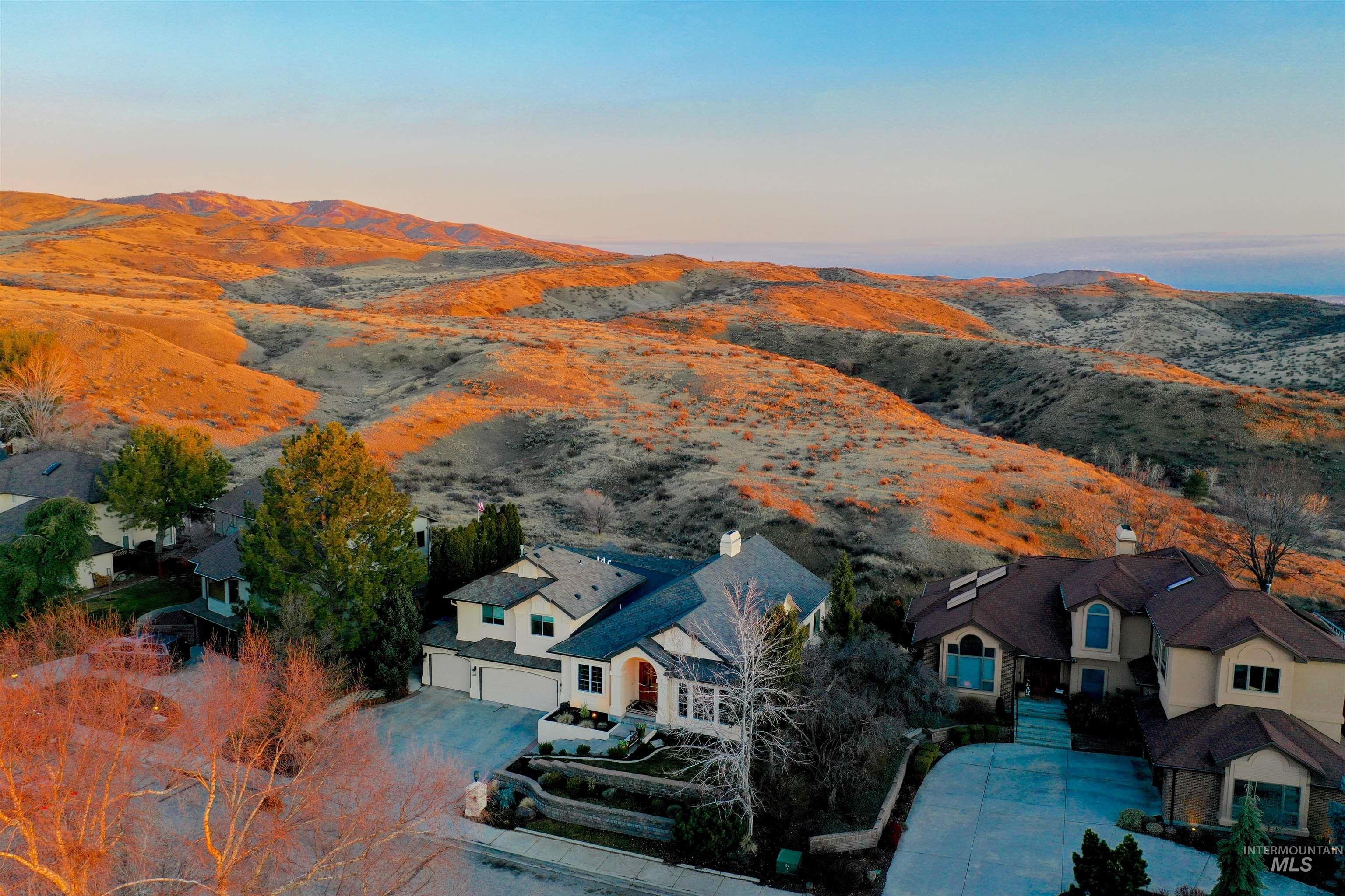 817 E Highland View Dr, Boise, Idaho 83702-1928, 6 Bedrooms, 4.5 Bathrooms, Residential For Sale, Price $1,498,000,MLS 98975435