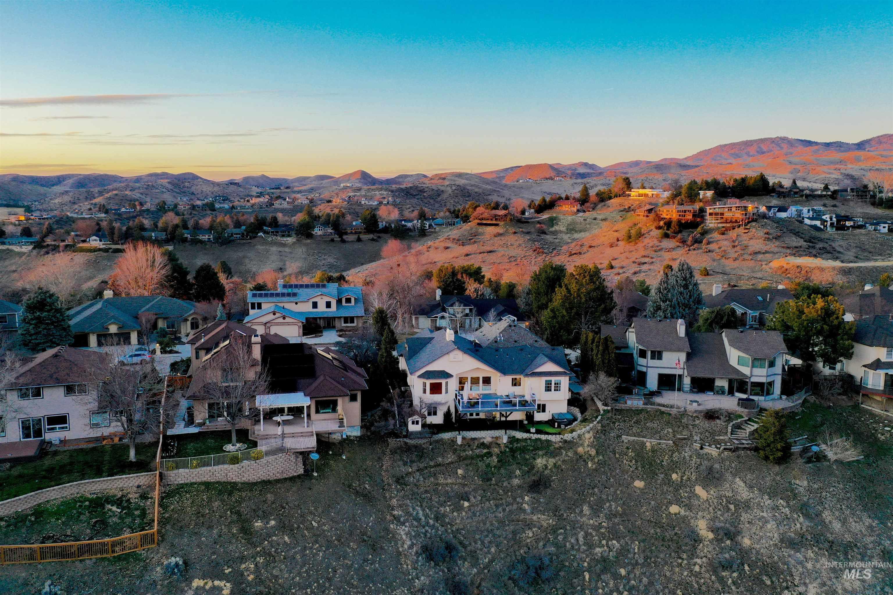 817 E Highland View Dr, Boise, Idaho 83702-1928, 6 Bedrooms, 4.5 Bathrooms, Residential For Sale, Price $1,498,000,MLS 98975435