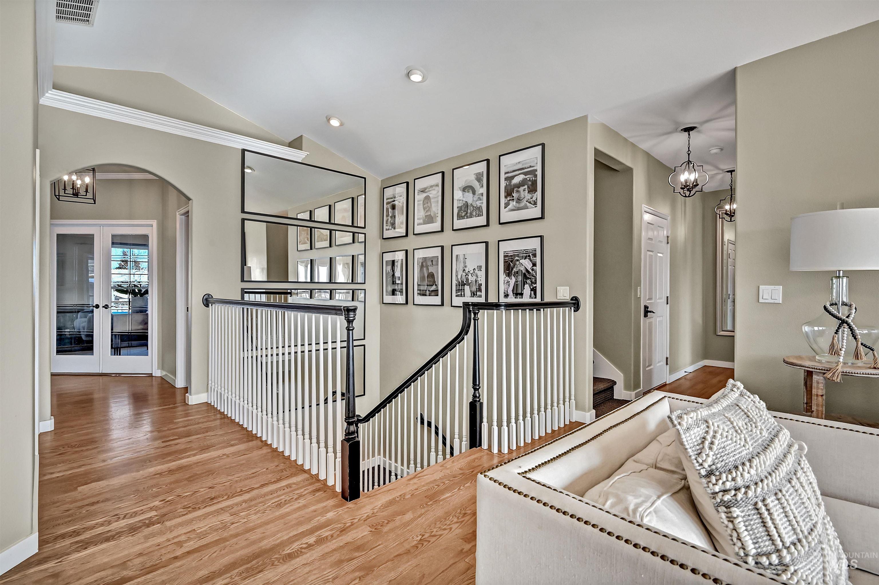 817 E Highland View Dr, Boise, Idaho 83702-1928, 6 Bedrooms, 4.5 Bathrooms, Residential For Sale, Price $1,498,000,MLS 98975435