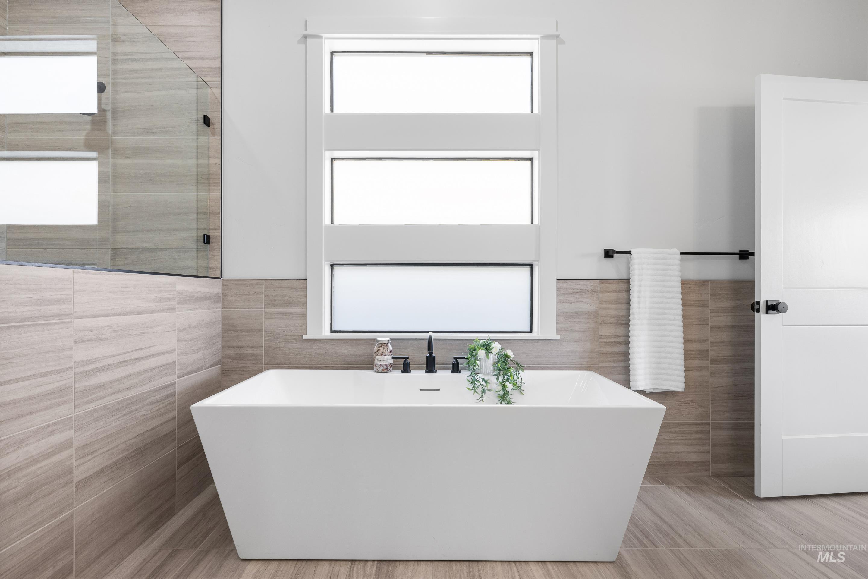 3078 N N Sun City Ave, Star, Idaho 83669, 4 Bedrooms, 2.5 Bathrooms, Residential For Sale, Price $679,500,MLS 98975437