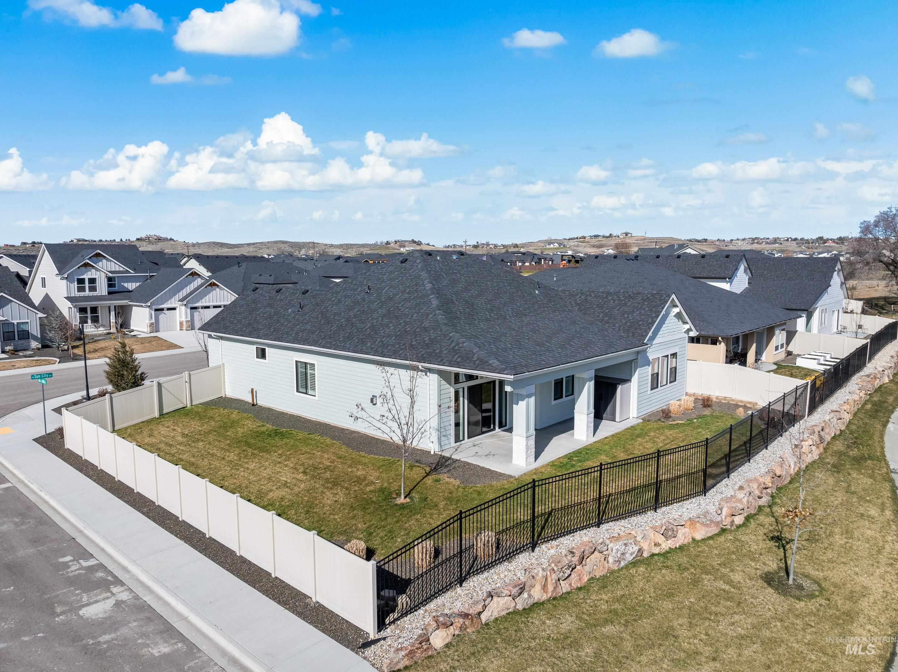 3078 N N Sun City Ave, Star, Idaho 83669, 4 Bedrooms, 2.5 Bathrooms, Residential For Sale, Price $679,500,MLS 98975437