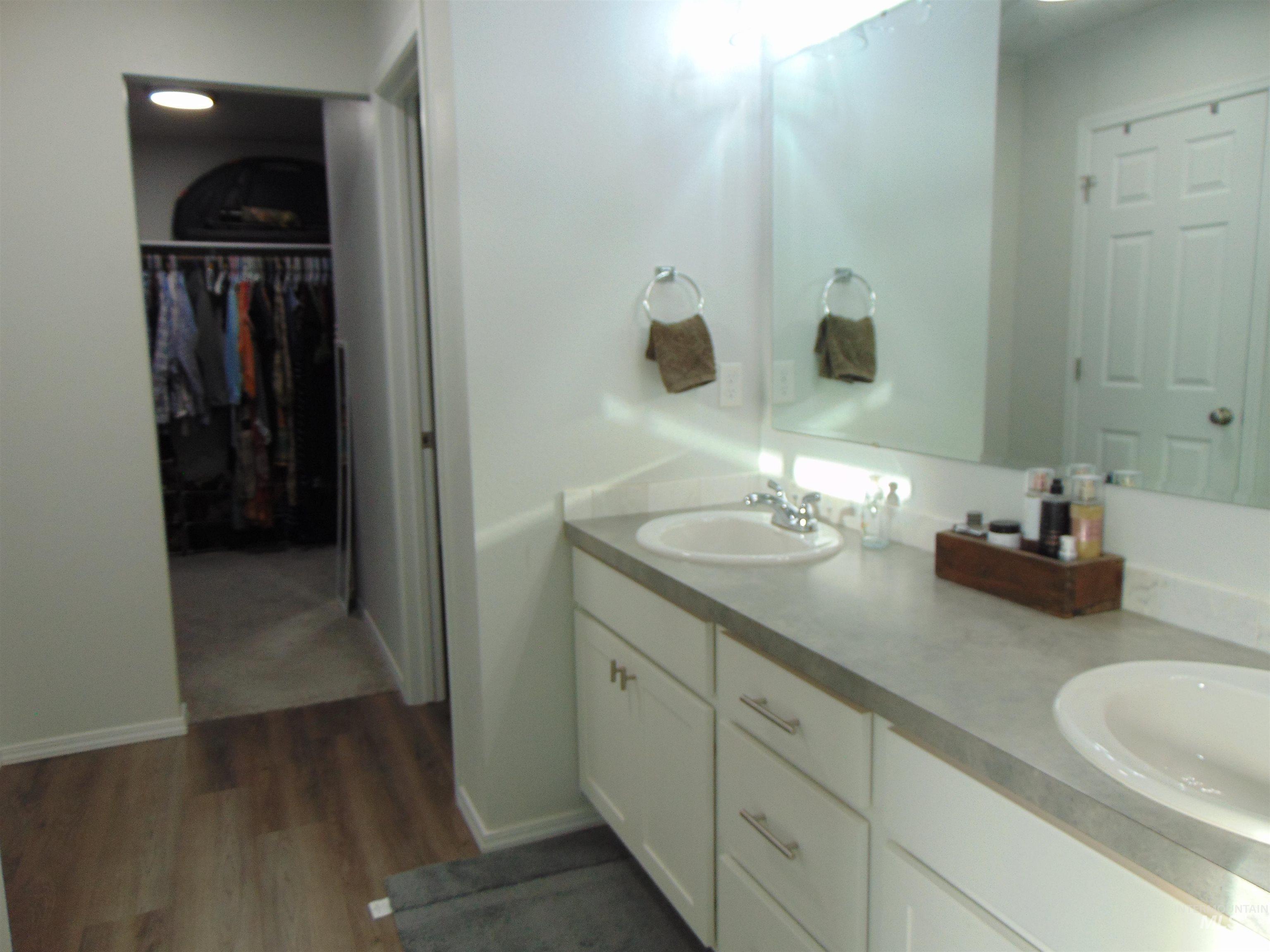 16915 Chambers Way, Caldwell, Idaho 83607, 4 Bedrooms, 2.5 Bathrooms, Residential For Sale, Price $439,900, 98975441