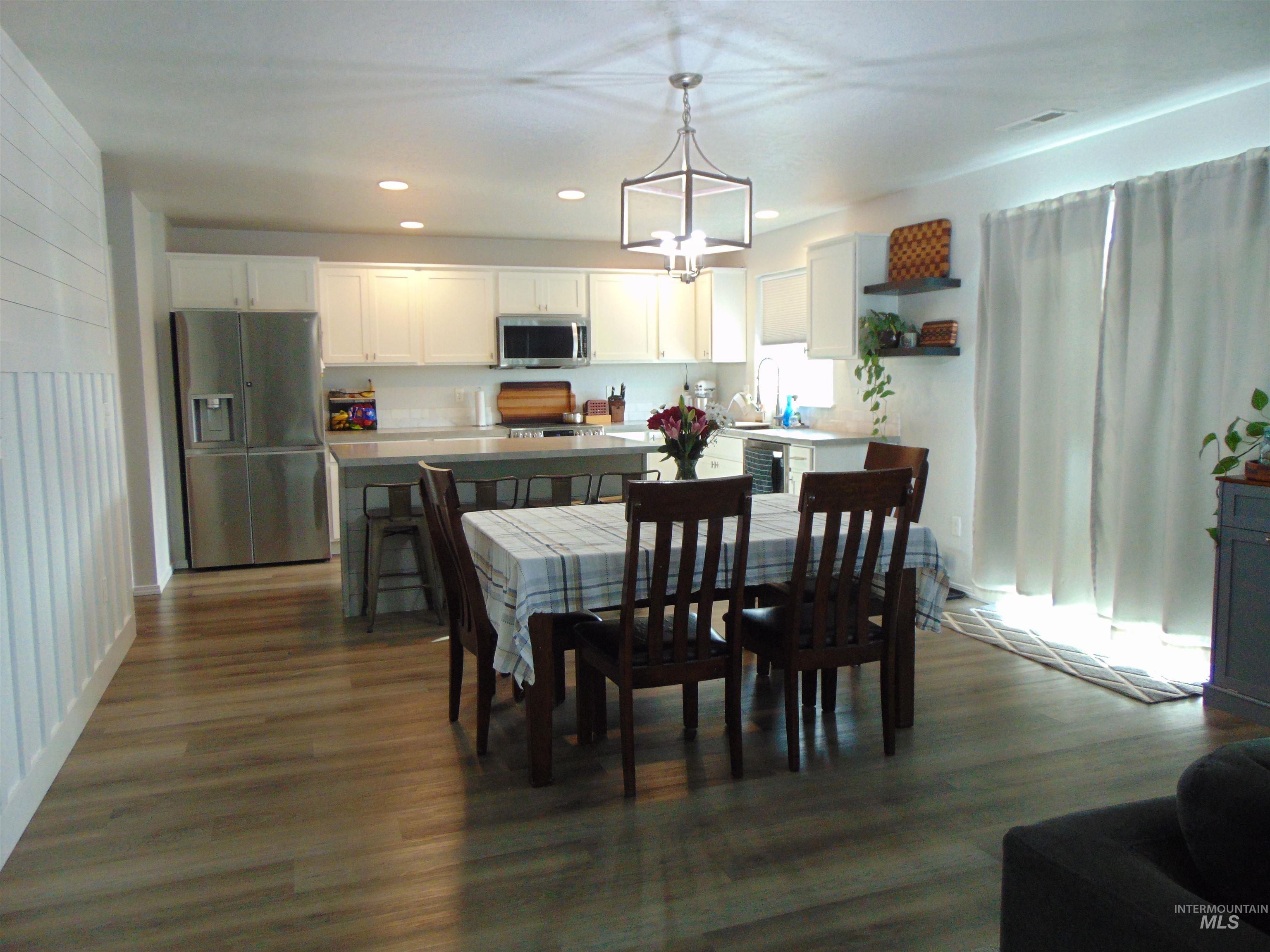 16915 Chambers Way, Caldwell, Idaho 83607, 4 Bedrooms, 2.5 Bathrooms, Residential For Sale, Price $439,900, 98975441