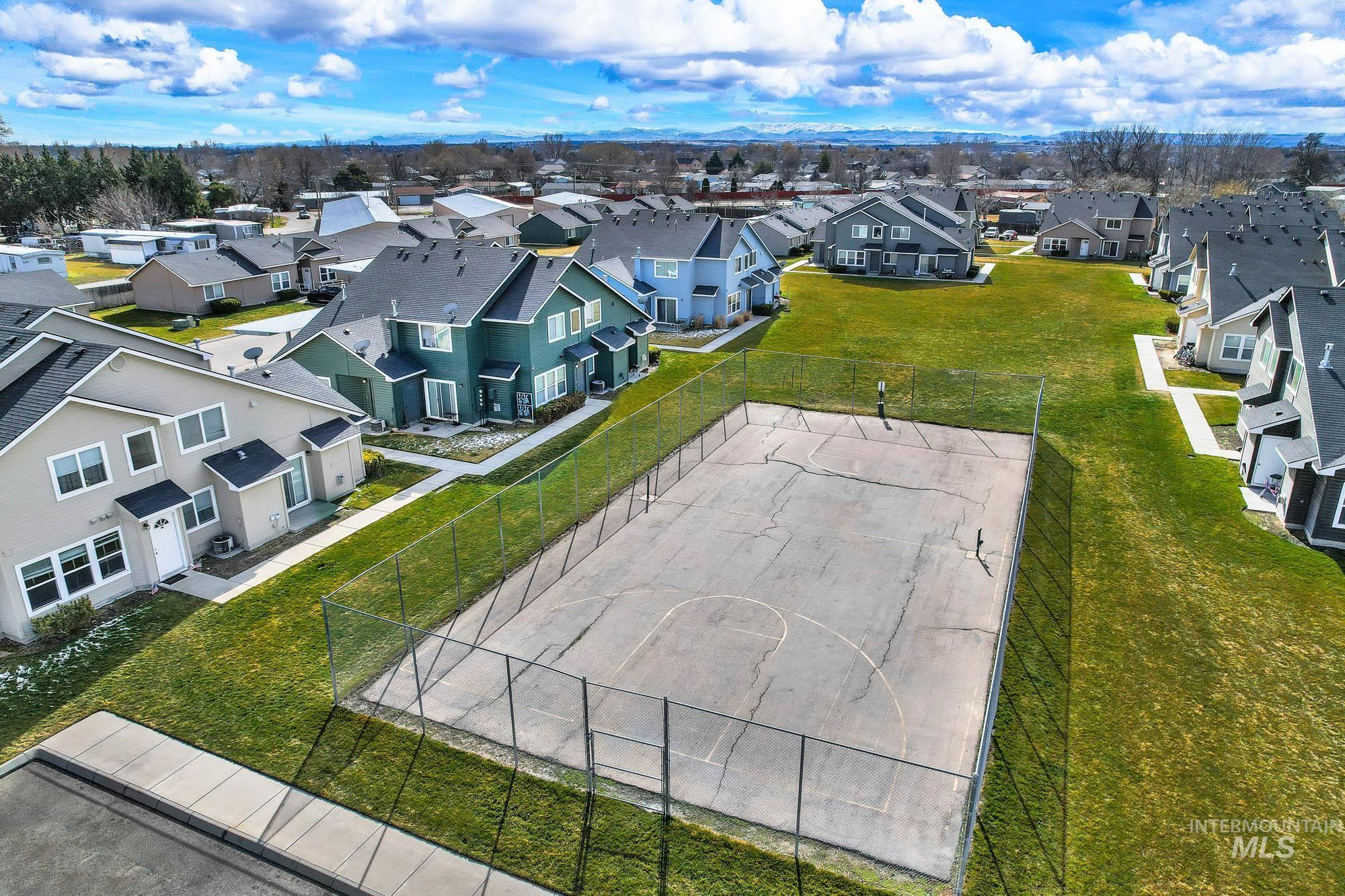 16921 N Pamela Loop, Nampa, Idaho 83651, 2 Bedrooms, 2 Bathrooms, Residential Income For Sale, Price $830,000,MLS 98975442