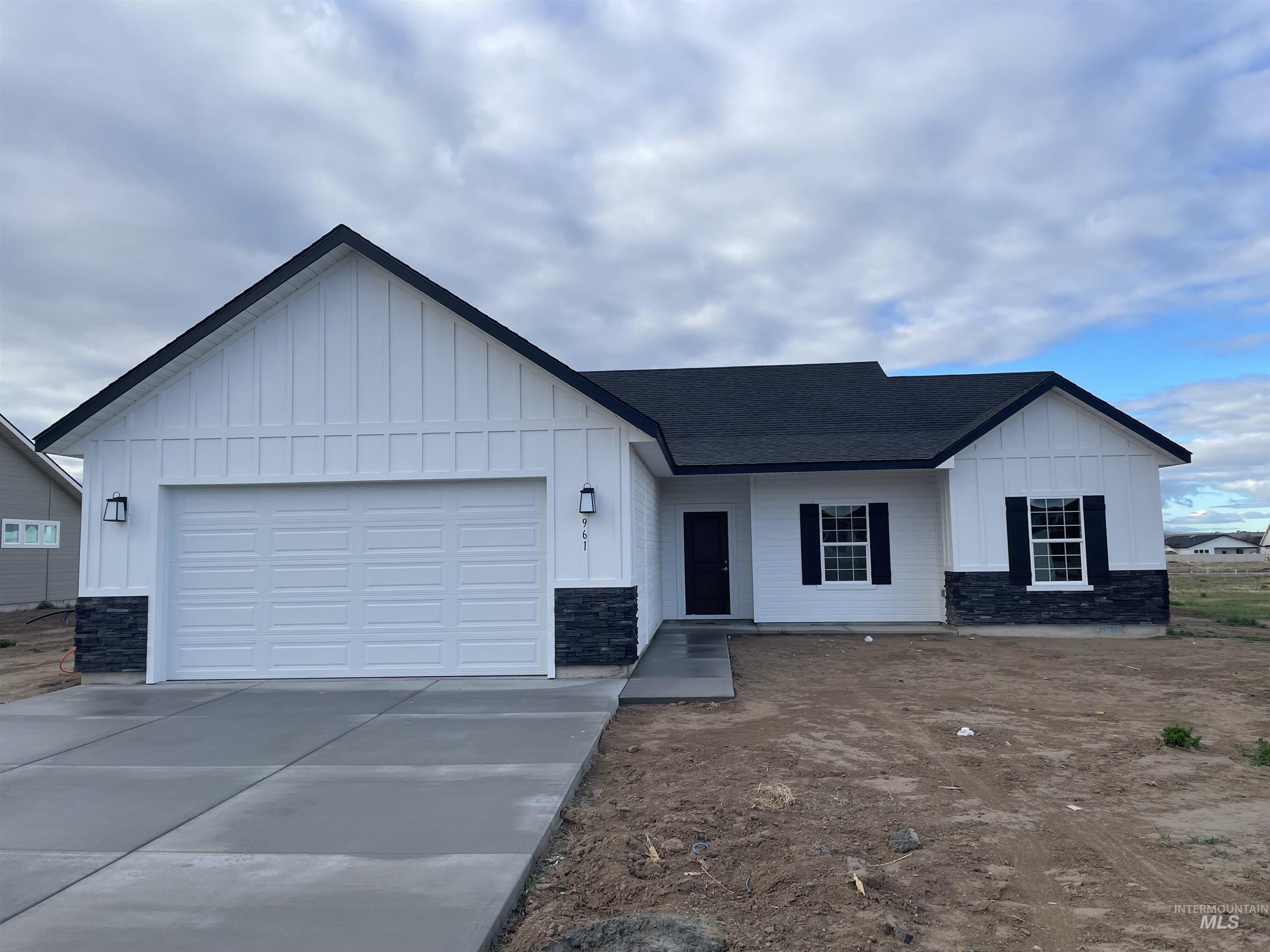 961 Quartz Rd, Kimberly, Idaho 83341, 4 Bedrooms, 2 Bathrooms, Residential For Sale, Price $416,900,MLS 98975444