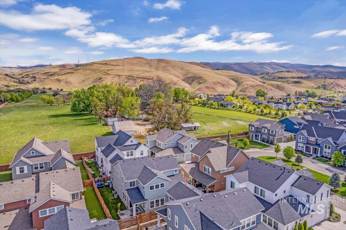 2959 S Shady Ln, Boise, Idaho 83716, 4 Bedrooms, 3 Bathrooms, Residential For Sale, Price $765,000,MLS 98975445