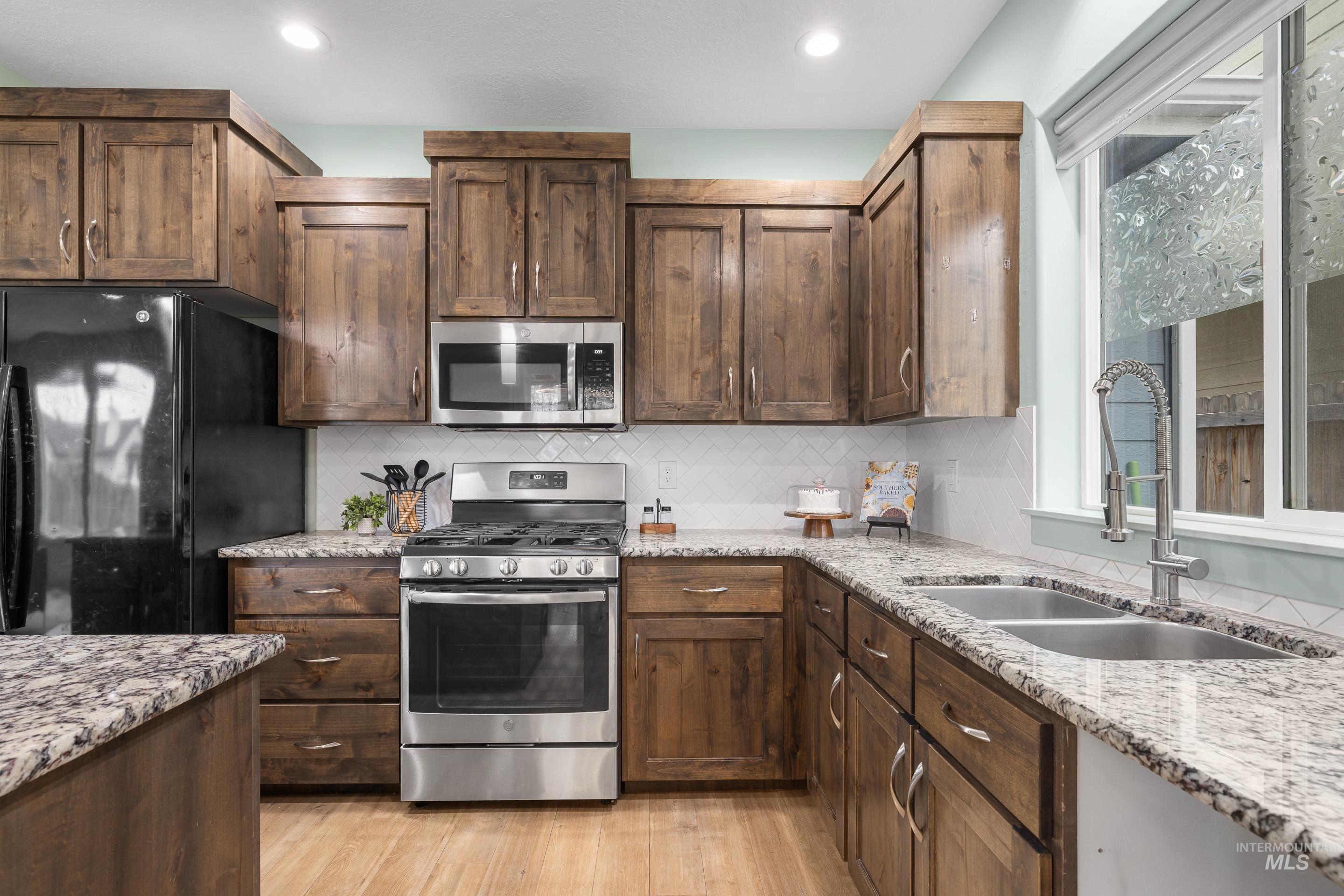 9715 W Macaw Street, Boise, Idaho 83705, 3 Bedrooms, 2.5 Bathrooms, Residential For Sale, Price $485,000,MLS 98975450