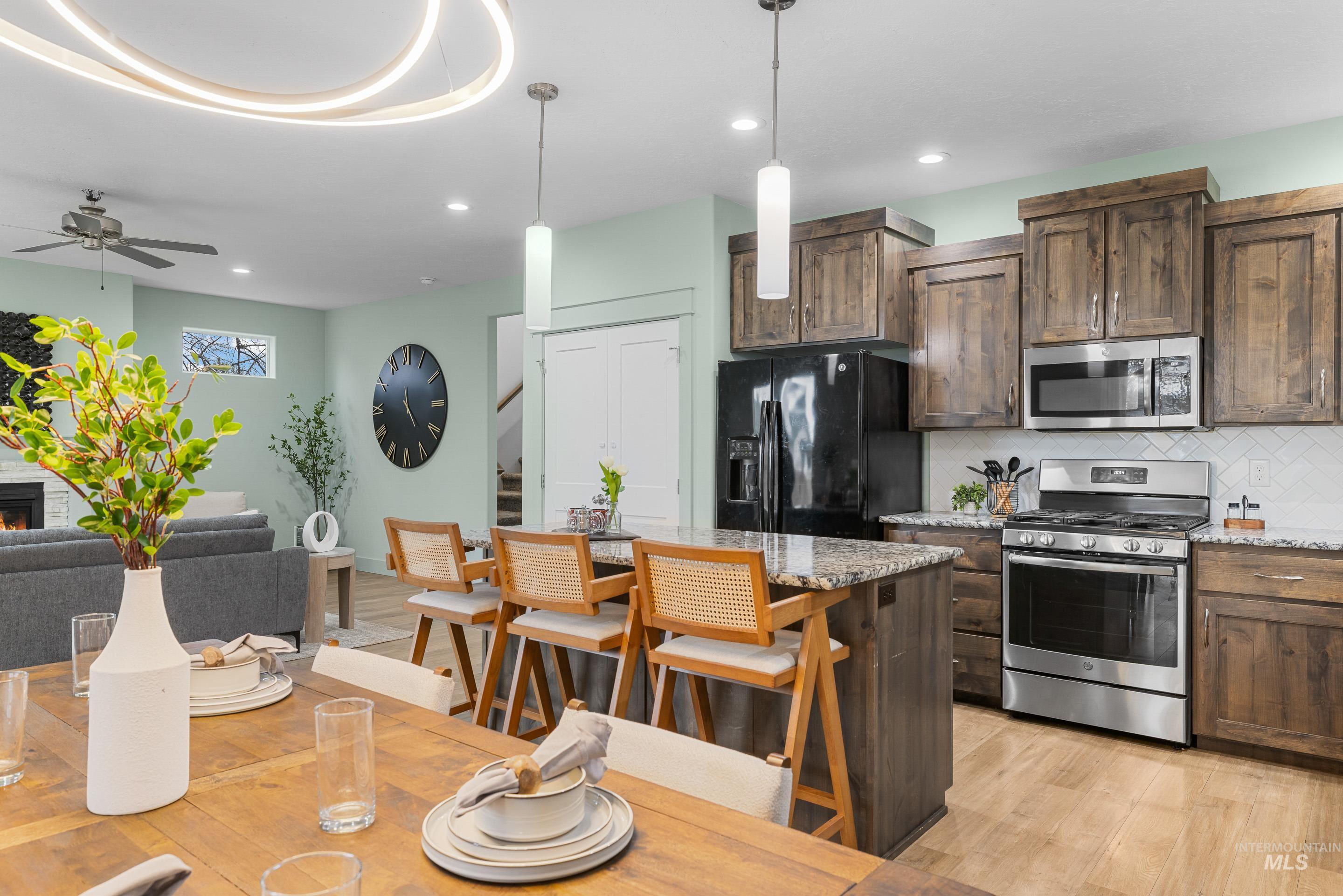 9715 W Macaw Street, Boise, Idaho 83705, 3 Bedrooms, 2.5 Bathrooms, Residential For Sale, Price $485,000,MLS 98975450