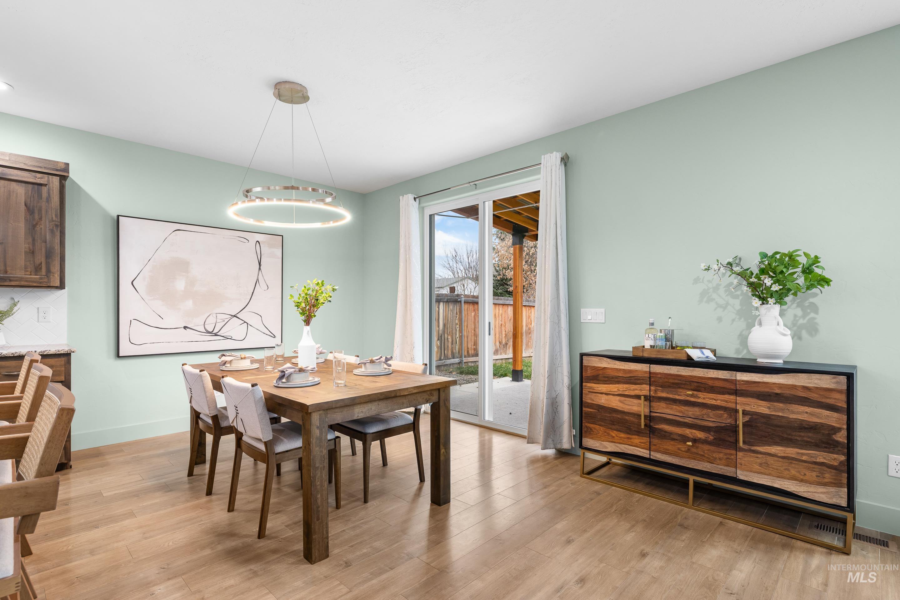 9715 W Macaw Street, Boise, Idaho 83705, 3 Bedrooms, 2.5 Bathrooms, Residential For Sale, Price $485,000,MLS 98975450