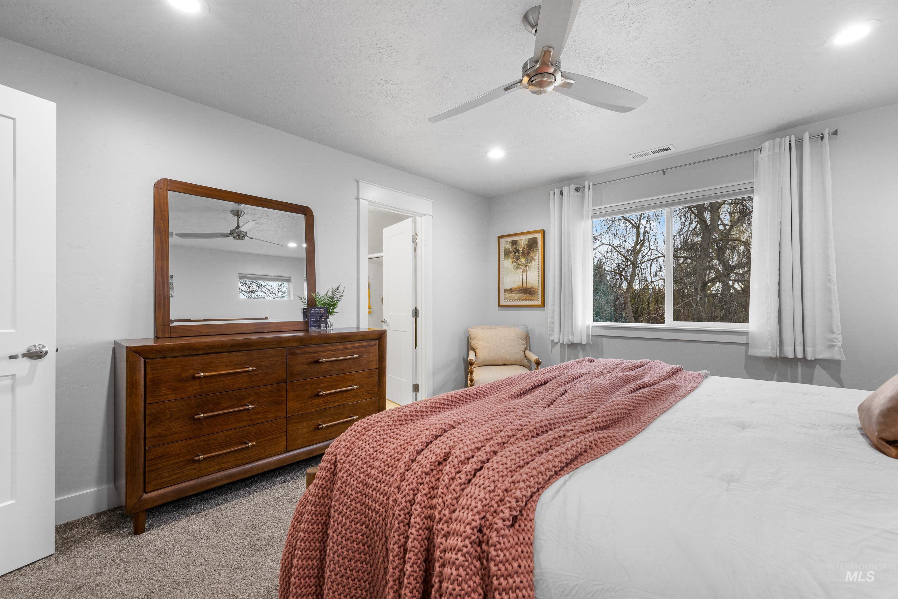 9715 W Macaw Street, Boise, Idaho 83705, 3 Bedrooms, 2.5 Bathrooms, Residential For Sale, Price $485,000,MLS 98975450