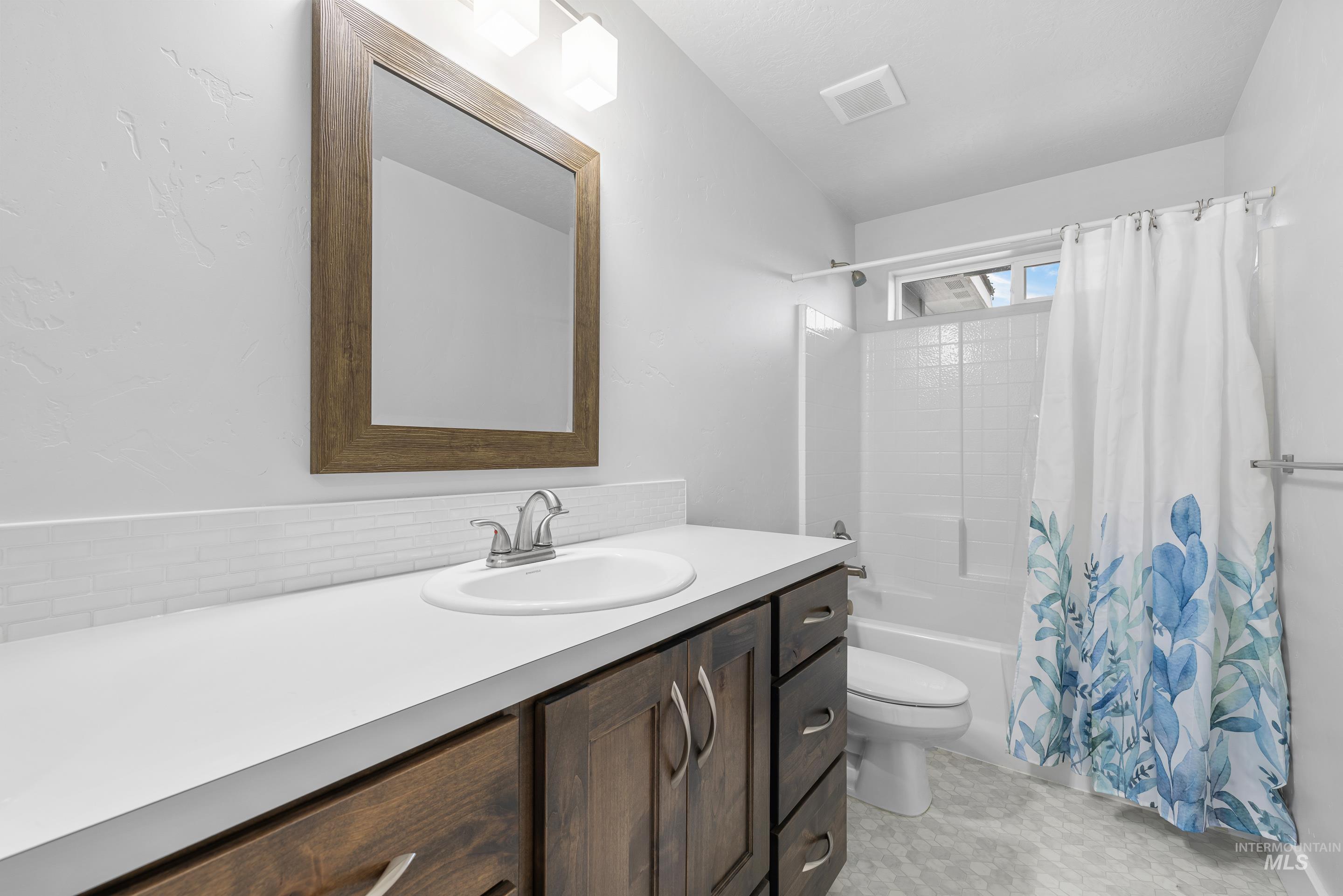 9715 W Macaw Street, Boise, Idaho 83705, 3 Bedrooms, 2.5 Bathrooms, Residential For Sale, Price $485,000,MLS 98975450