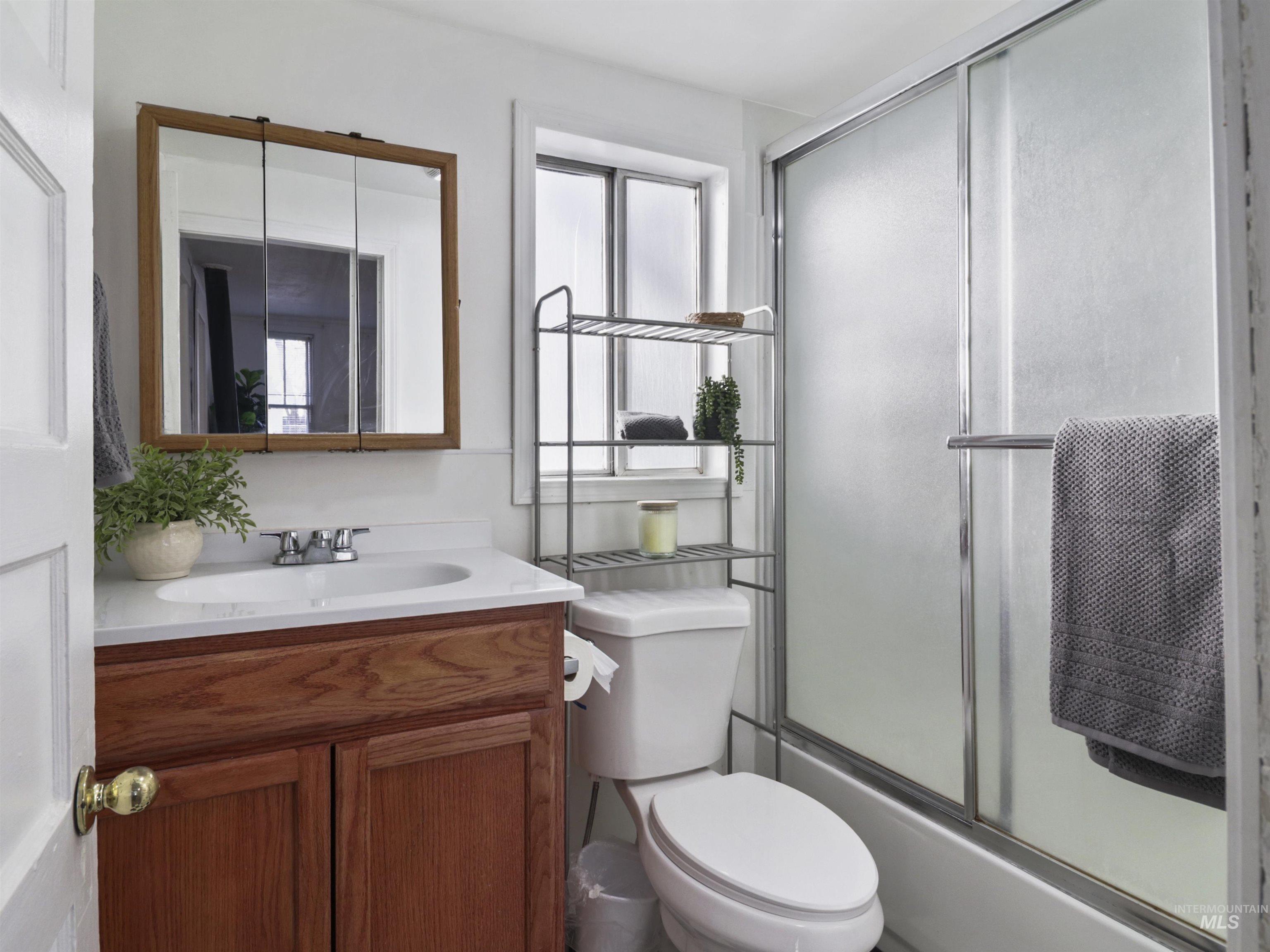 71 N Yale Street, Nampa, Idaho 83651, 2 Bedrooms, 1 Bathroom, Residential For Sale, Price $229,990,MLS 98975453